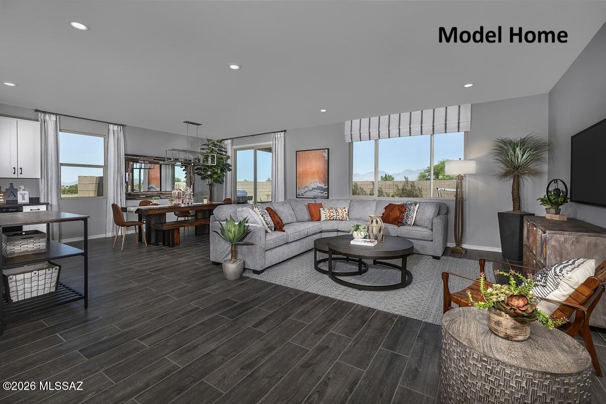 4081 S Freewheel Way