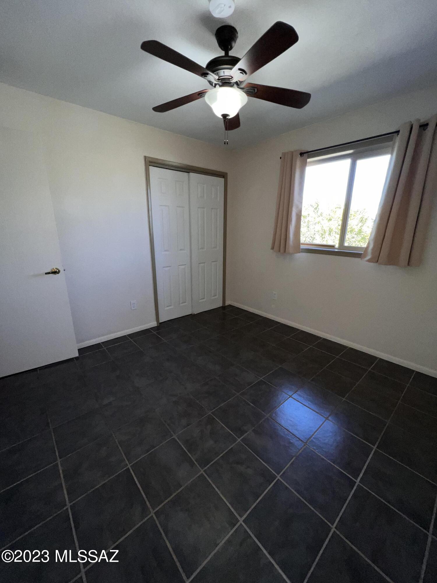Twin Lakes (1-148) - Residential Lease