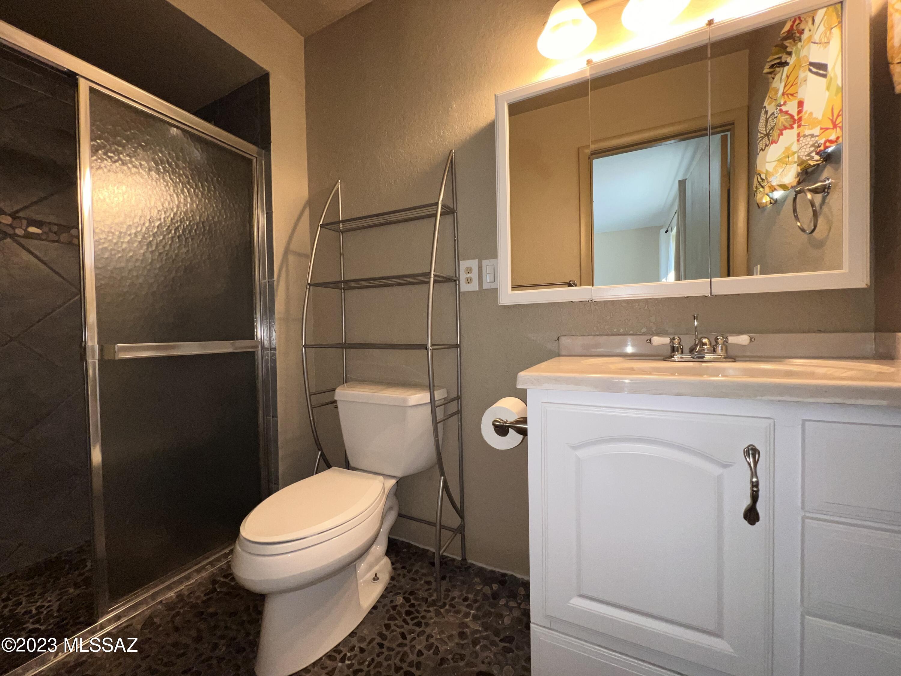 Twin Lakes (1-148) - Residential Lease