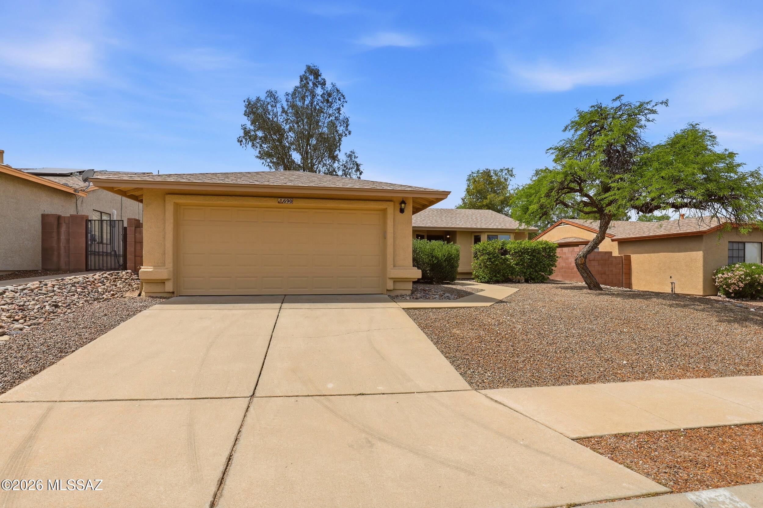 690 S Chimney Canyon Drive