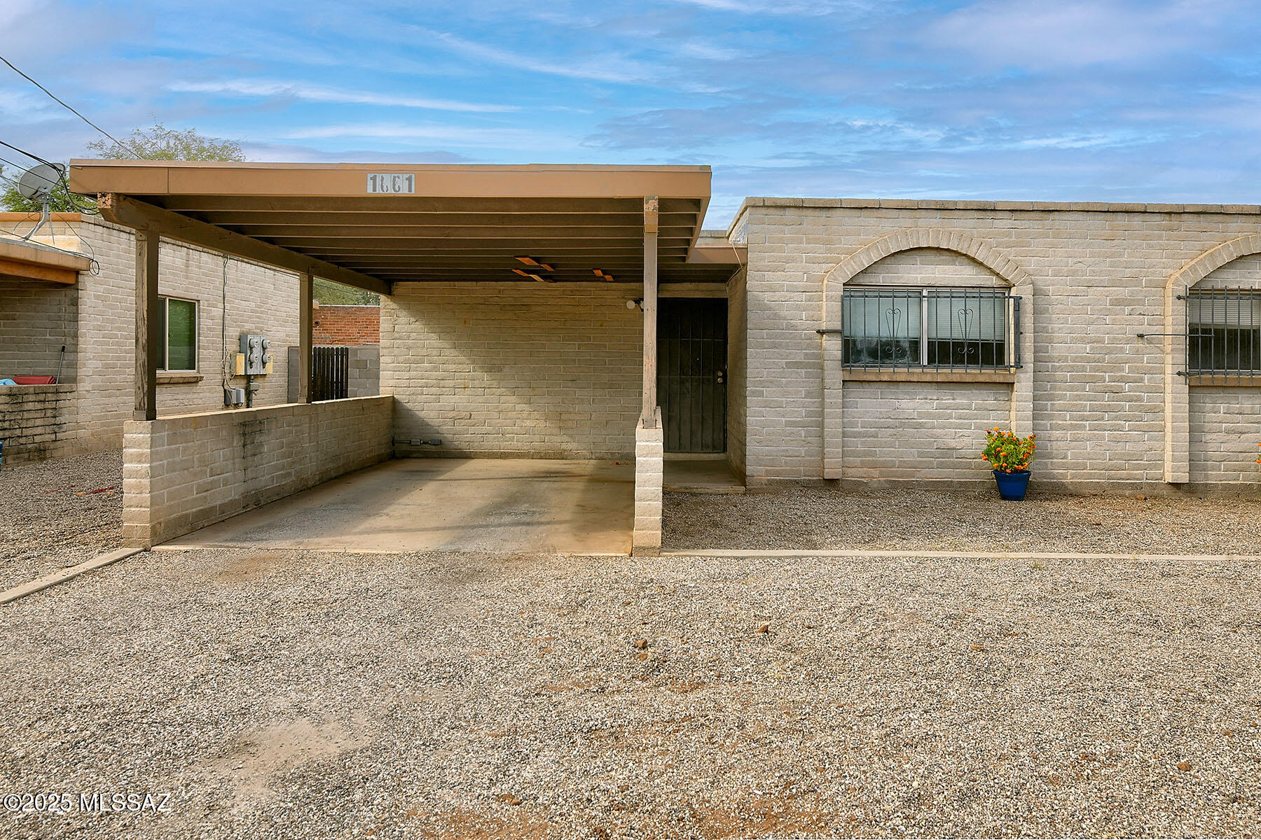 1661&1663 N Catalina Avenue