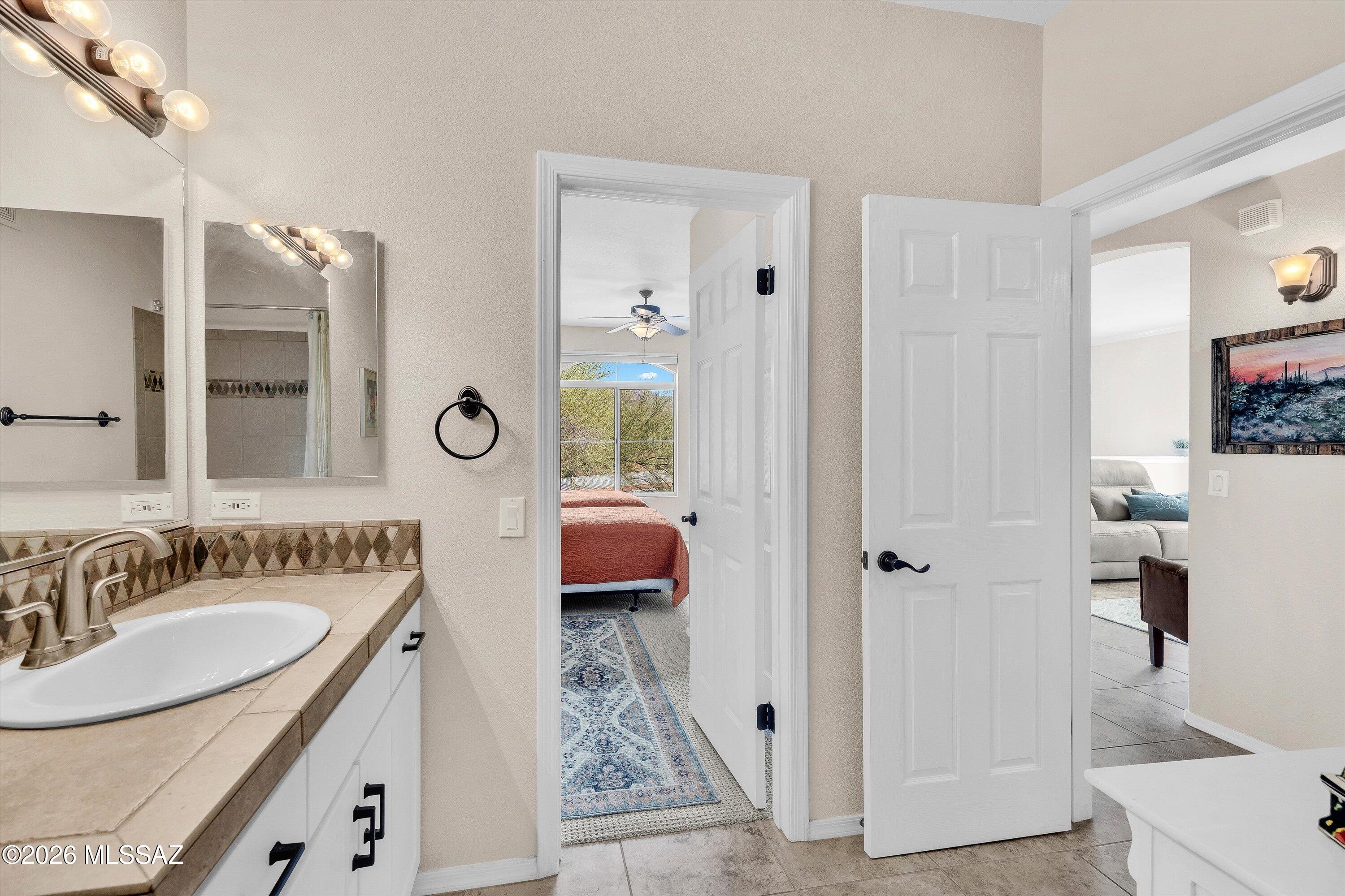 Pinnacle Canyon Condominium - Residential