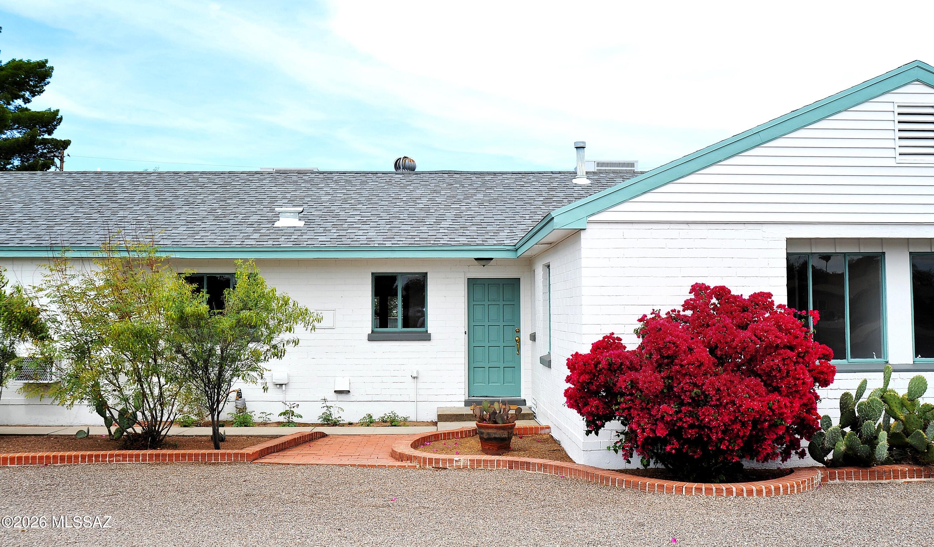 2103 E Waverly Street