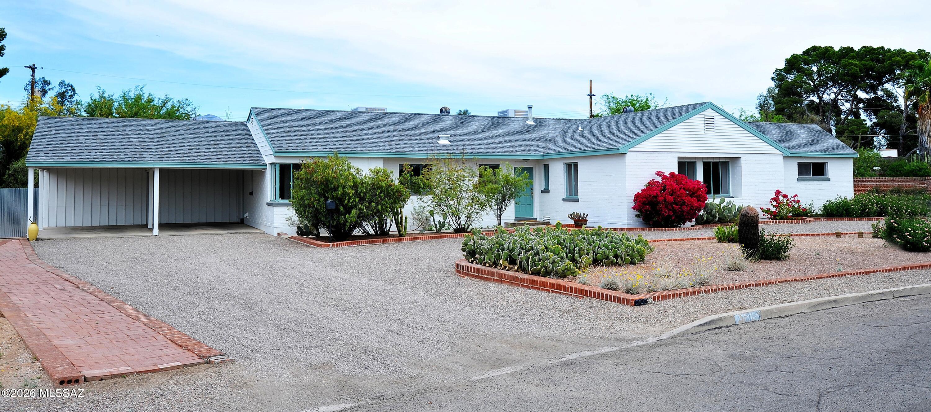 2103 E Waverly Street