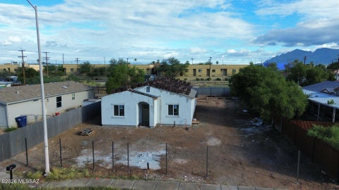 Photo of 822 W Florence Street, Tucson, AZ 85705 (MLS # 22624998)
