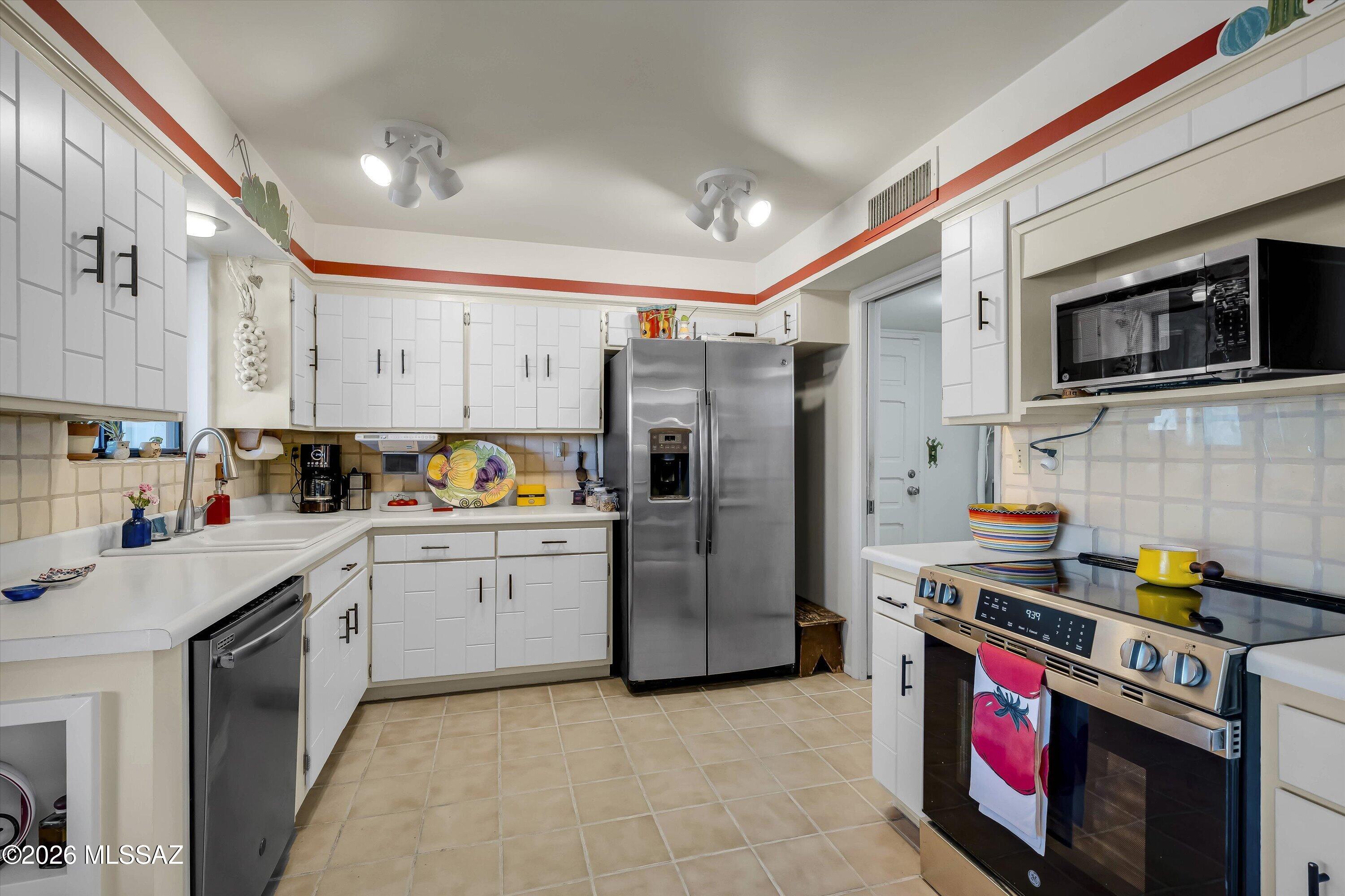 Skyline Bel Air Estates (154-221) - Residential
