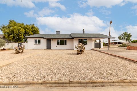 Photo of 417 S Kenyon Drive, Tucson, AZ 85710 (MLS # 22607506)