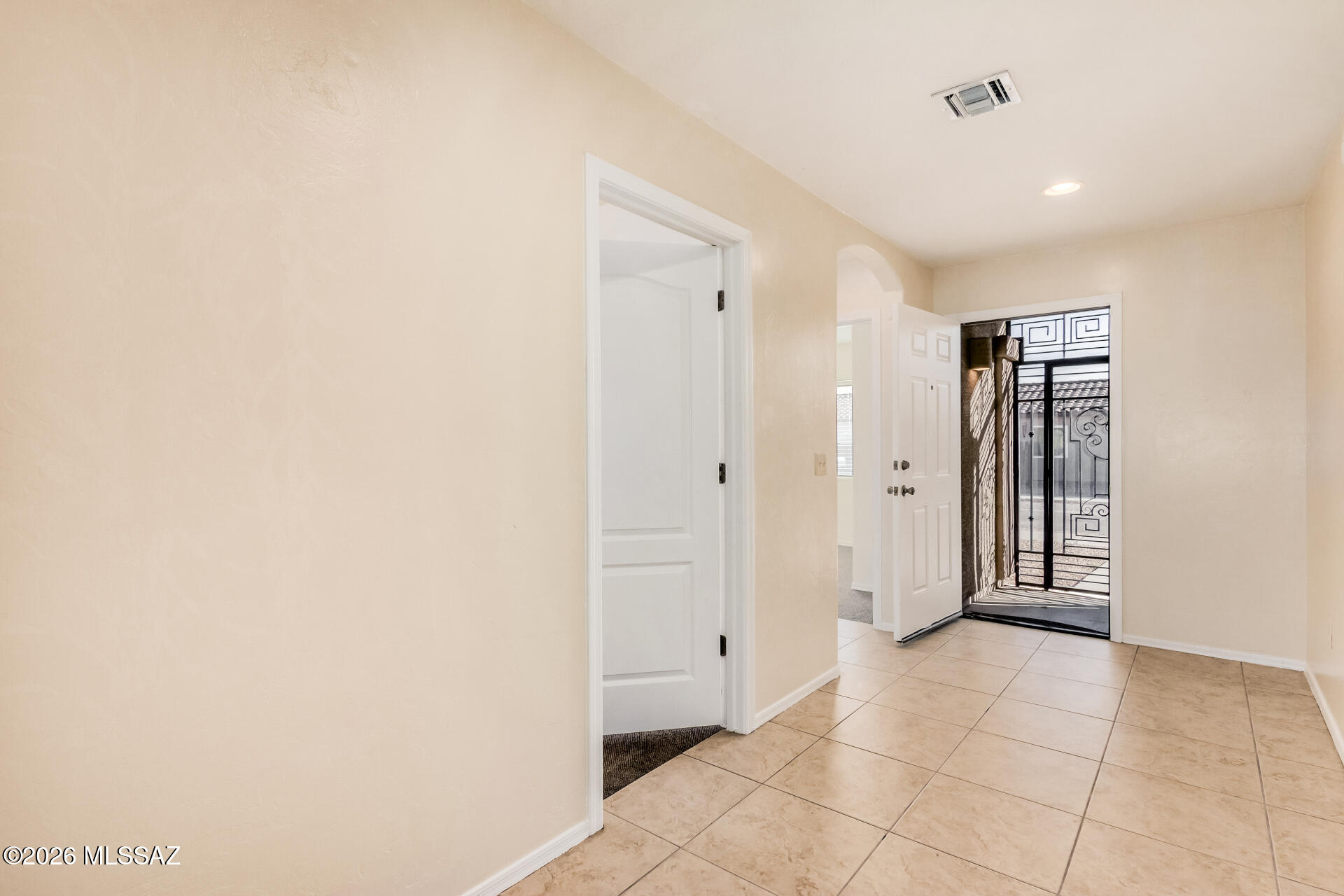 6662 S Avenida Santa Carolina