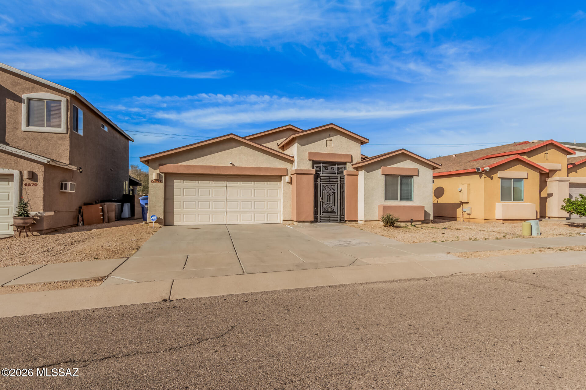 6662 S Avenida Santa Carolina