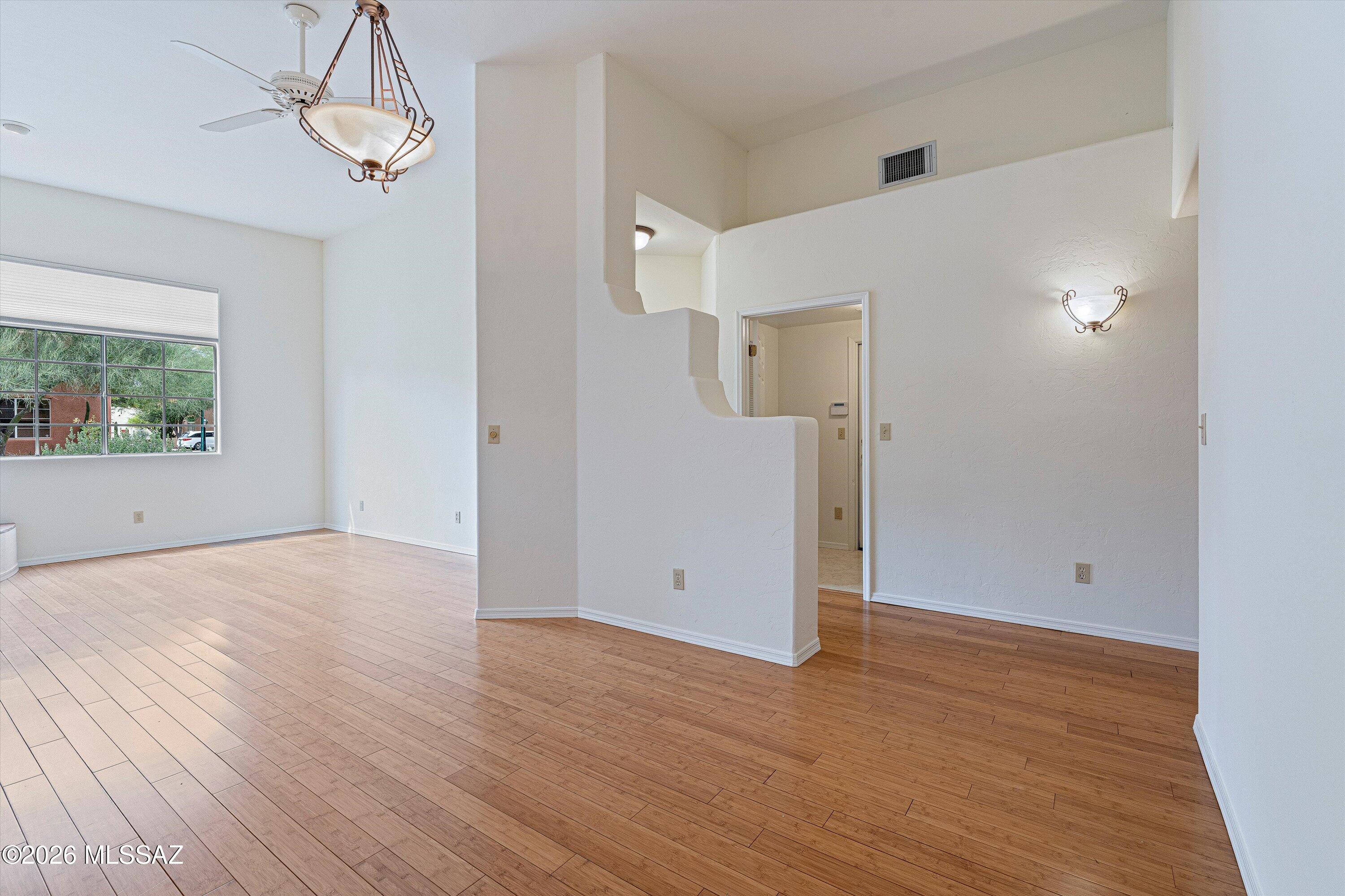 3778 N Camino Leamaria