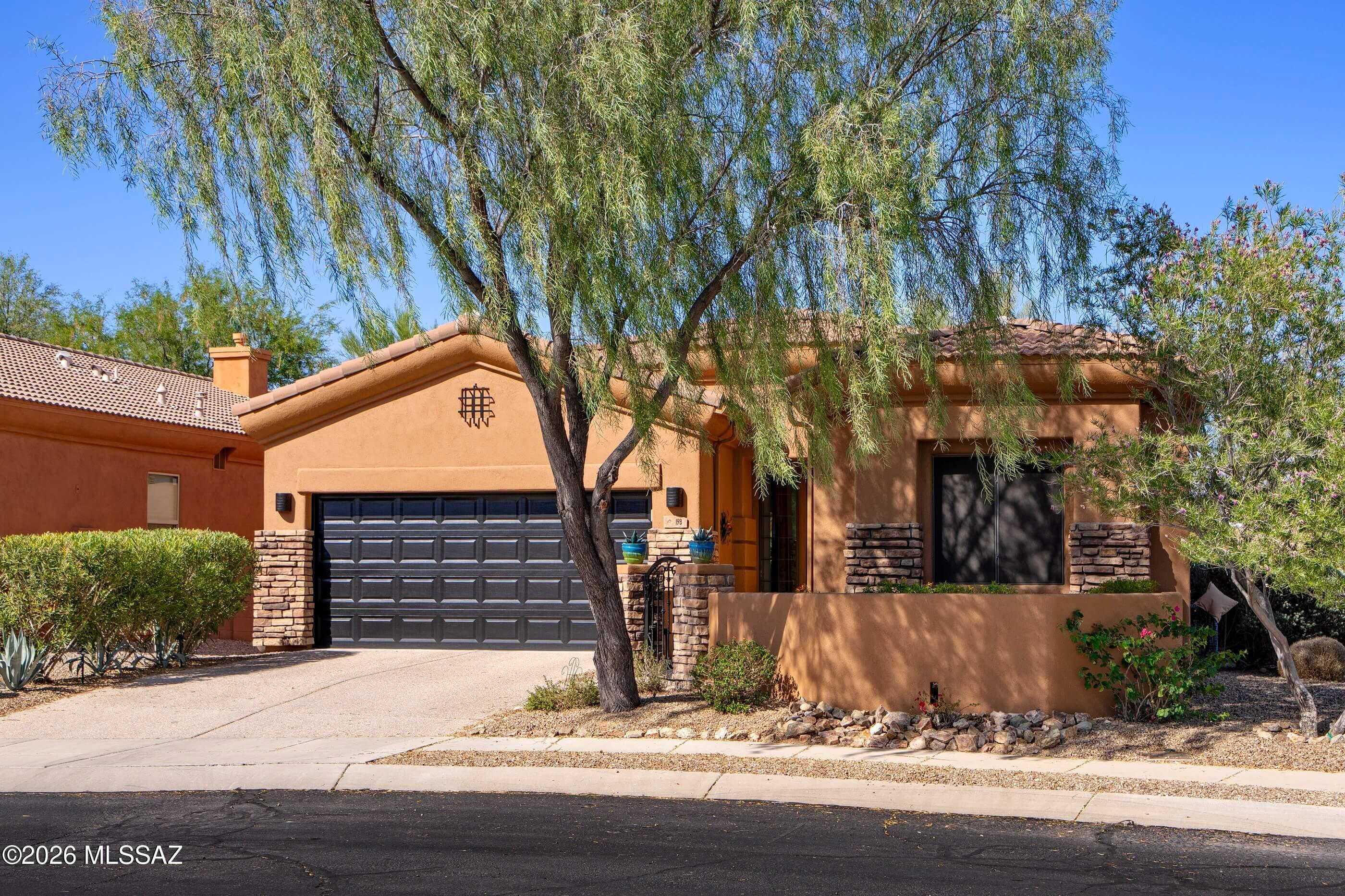 198 E Brearley Drive