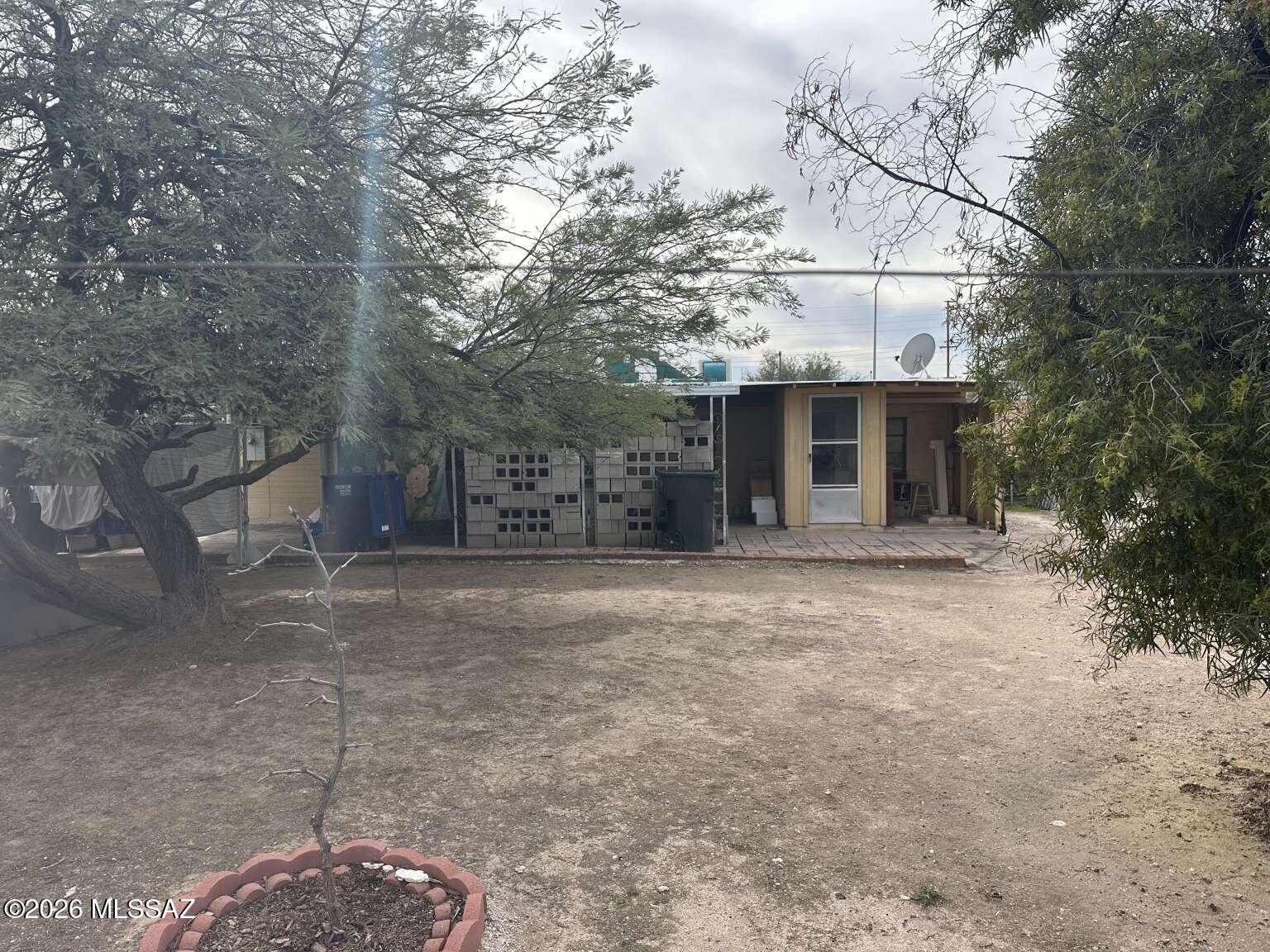 814 W Budmoore Terrace