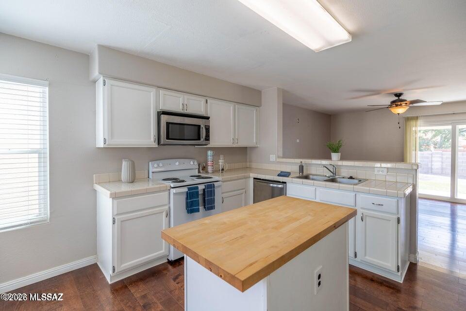 8127 N Midnight Way