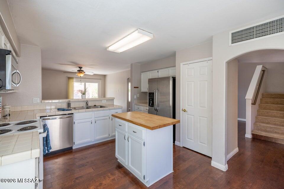 8127 N Midnight Way
