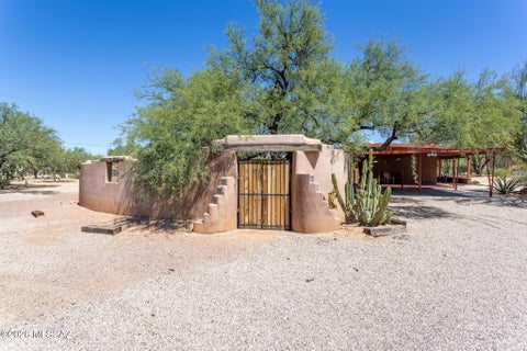Photo of 8625 N Mulberry Drive, Tucson, AZ 85704 (MLS # 22620538)