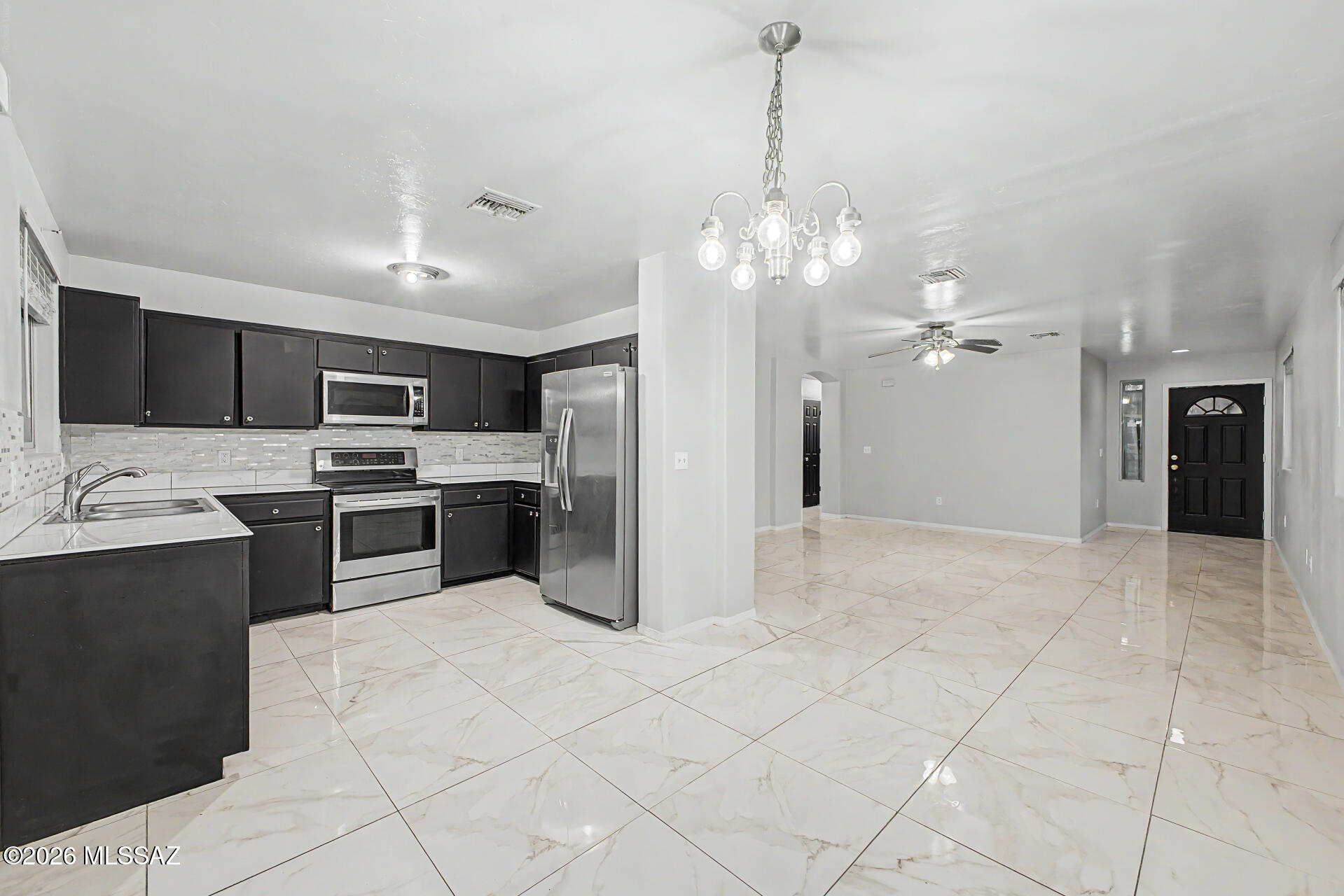 320 W Iowa Street