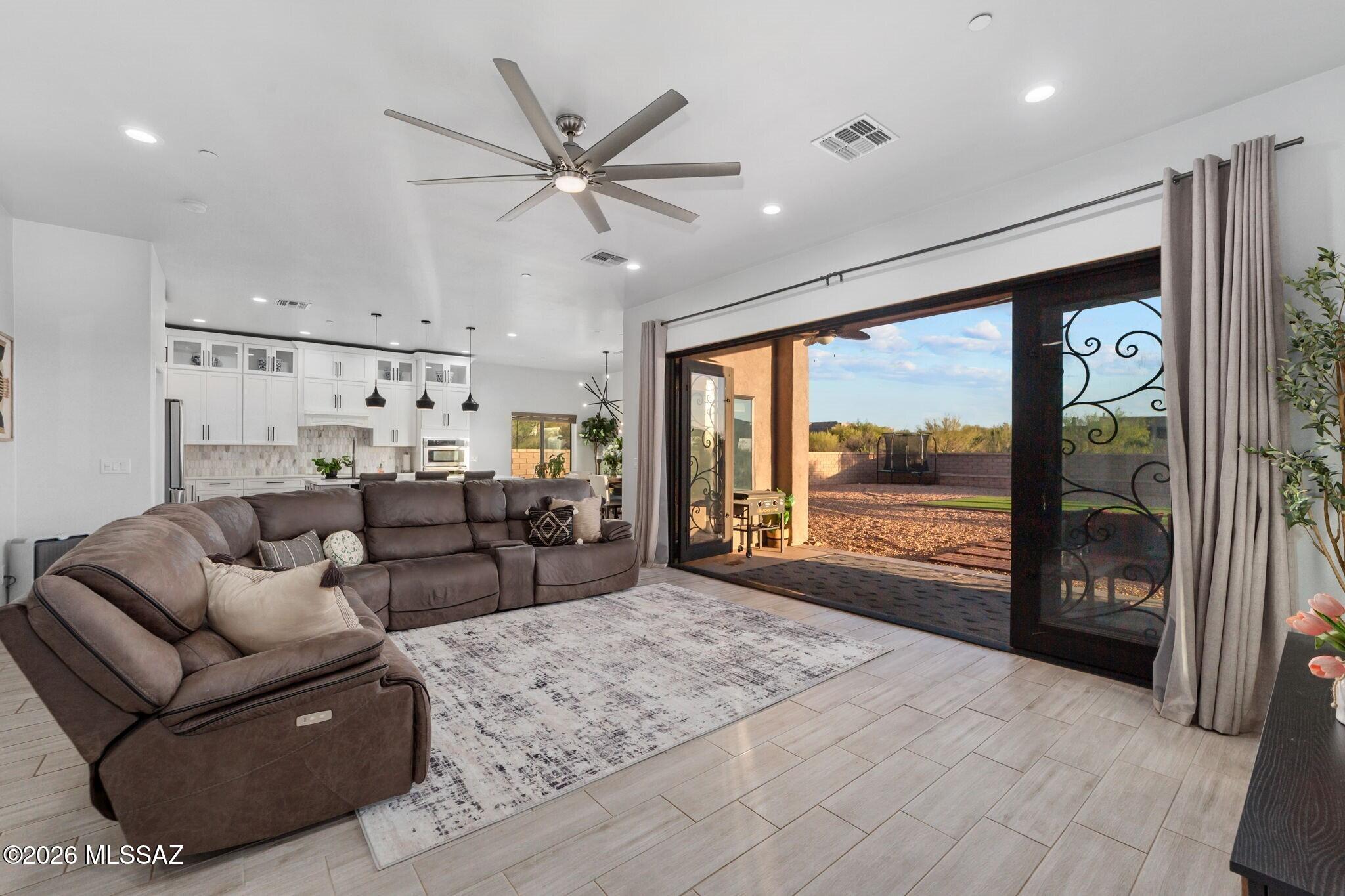 Coyote Creek (1-395) - Residential