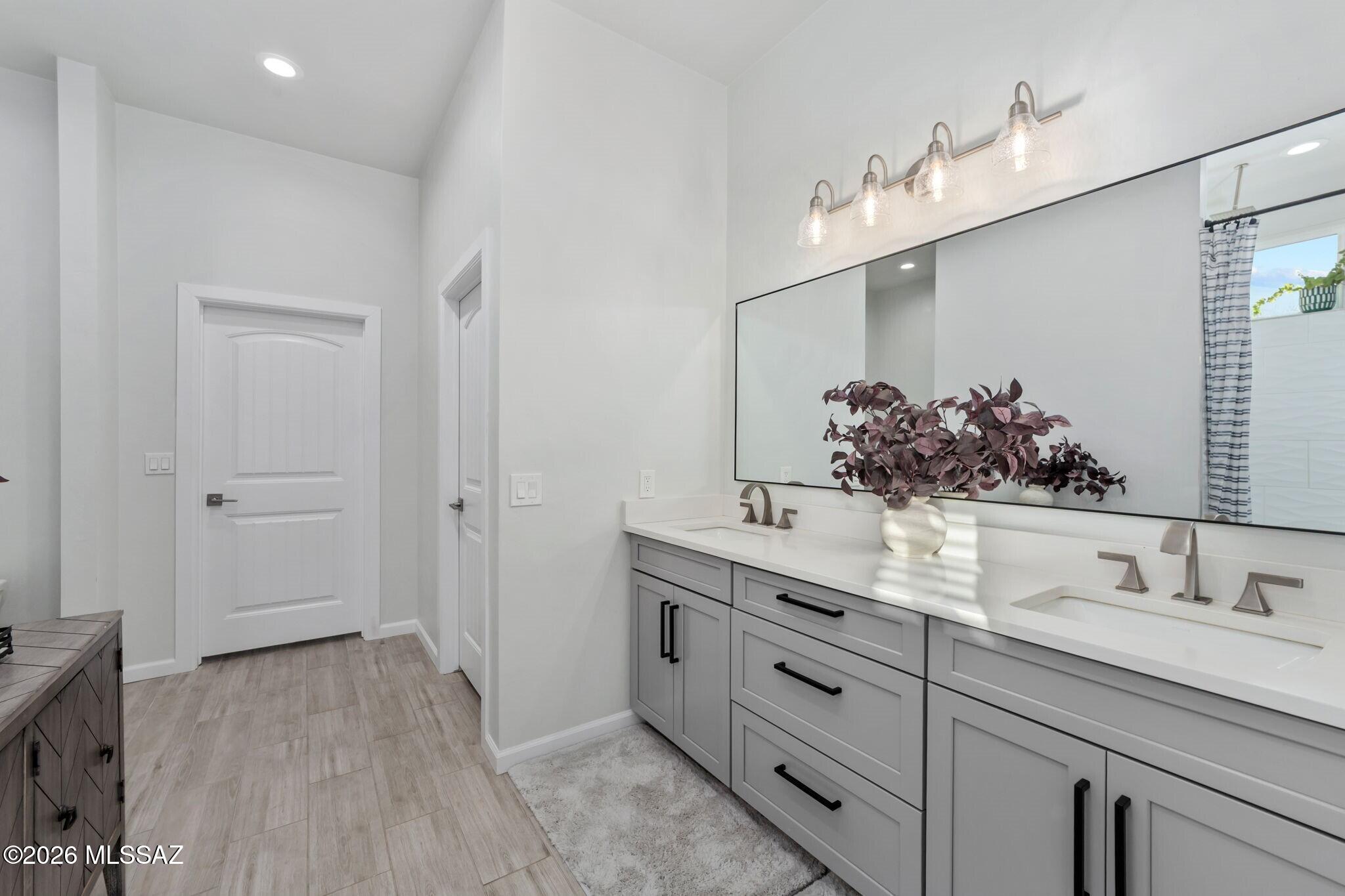 Coyote Creek (1-395) - Residential