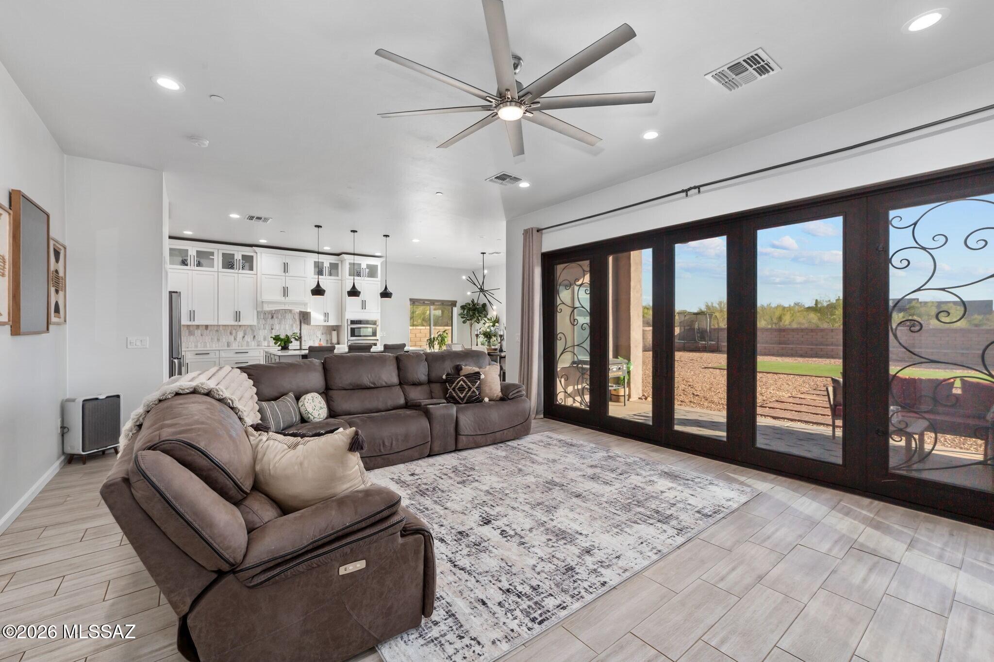Coyote Creek (1-395) - Residential