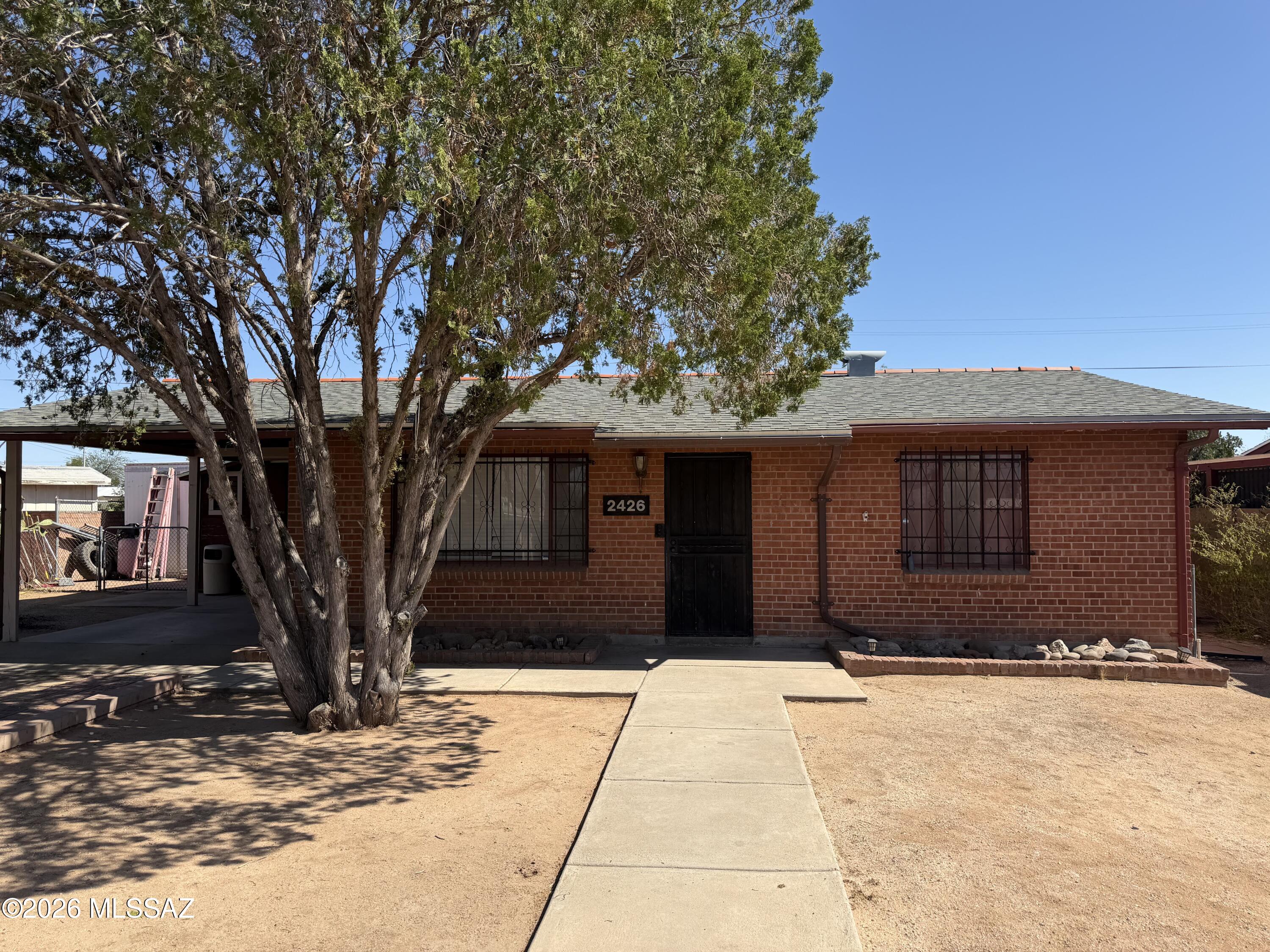 Country Club Manor - Residential
