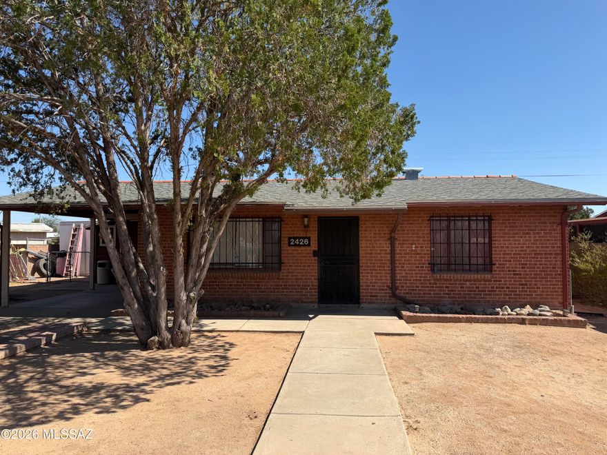 Centrally located 2 Bedroom/1 bathroom home features include a family room, and kitchen with dining nook. House has newer roof, spacious covered and screened in patio, large back yard, and storage space. House is being sold as-is, seller will make no repairs.