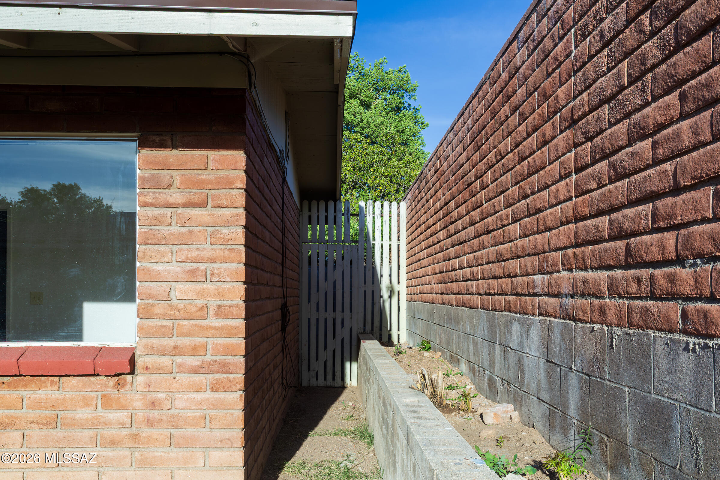 Mission Manor - Residential Lease