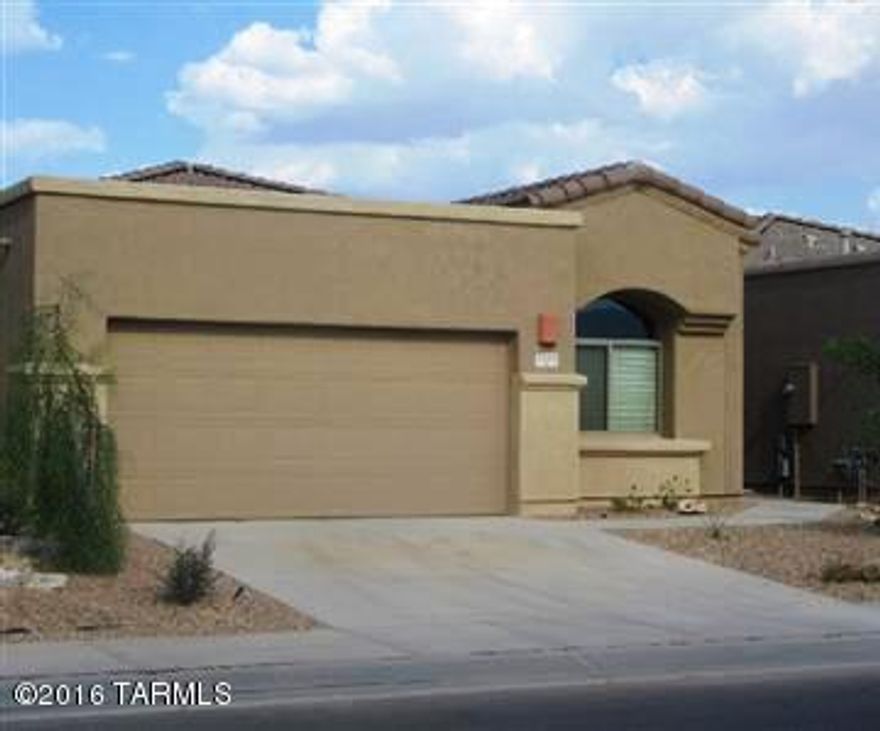 * View Video Tour in Photos Section* Located in the desirable Riverside Crossing community, this contemporary 3-bedroom, 2-bathroom single-family home offers modern convenience and a functional layout. Built in 2005, the property features 1,483 square feet of living space, designed to maximize comfort and accessibility. Open living space with a bright and airy floorplan, modern kitchen, split bedroom floorplan, spacious backyard with covered patio. Enjoy dipping in one of two community pools! A short walk on foot to the Riverwalk to enjoy jogging, running, biking, sight seeing. Close to shopping and restaurants. Come see how this home can fit your lifestyle!