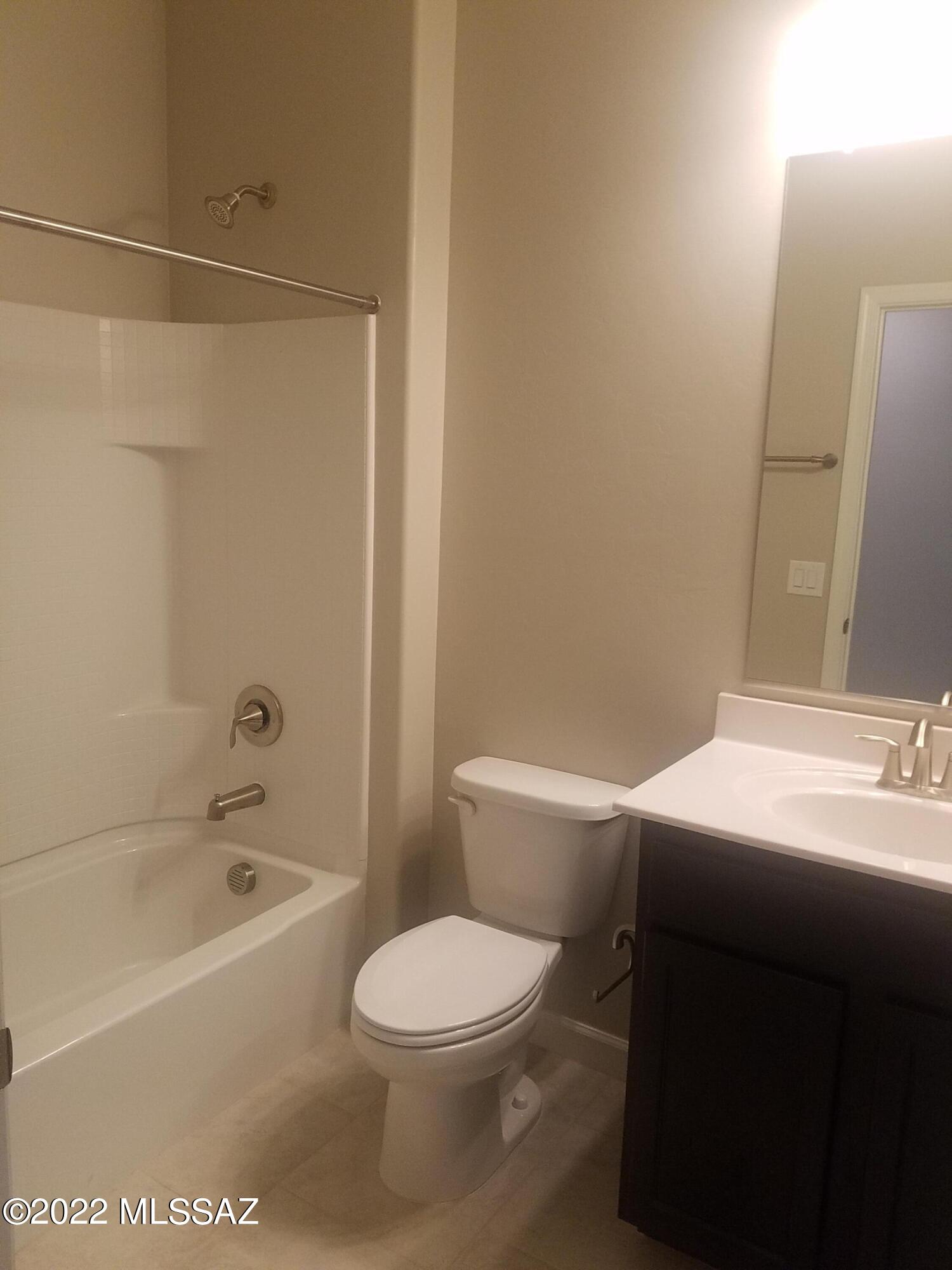 Vista Del Lago Norte SQ20140780198 - Residential