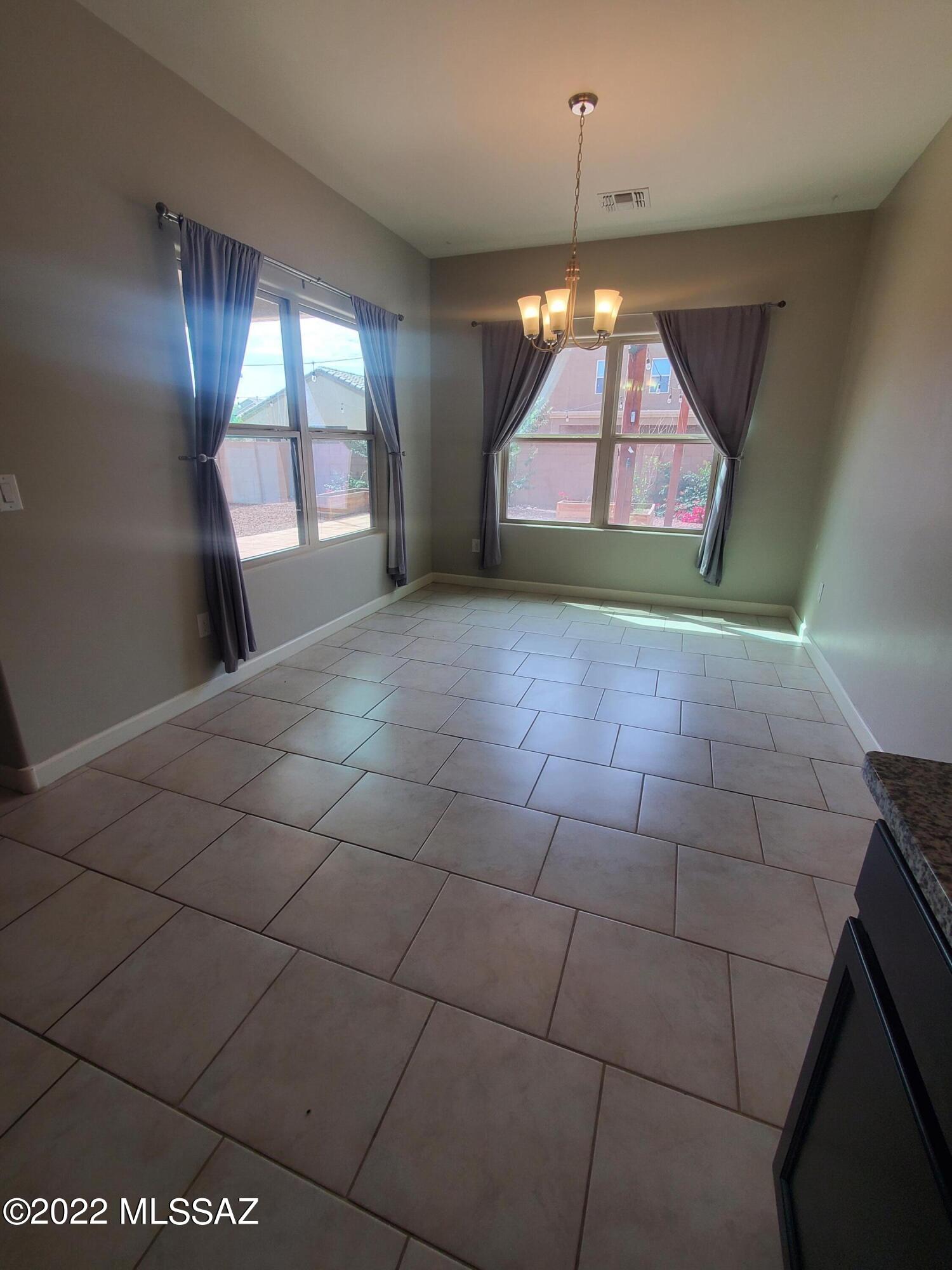 Vista Del Lago Norte SQ20140780198 - Residential