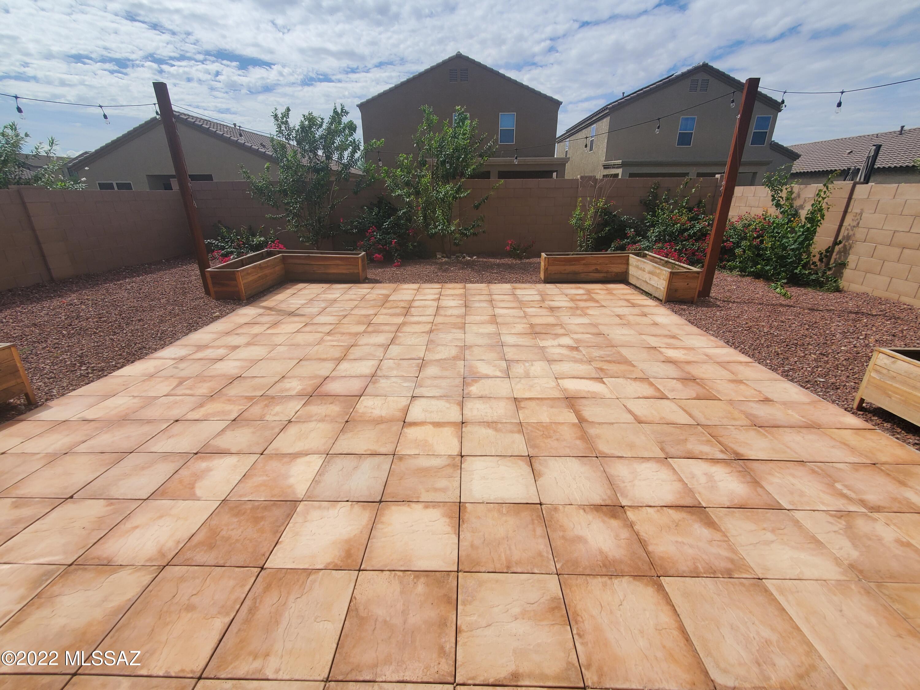 Vista Del Lago Norte SQ20140780198 - Residential