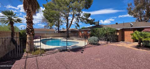 Photo of 458 S Kenyon Drive, Tucson, AZ 85710 (MLS # 22617019)