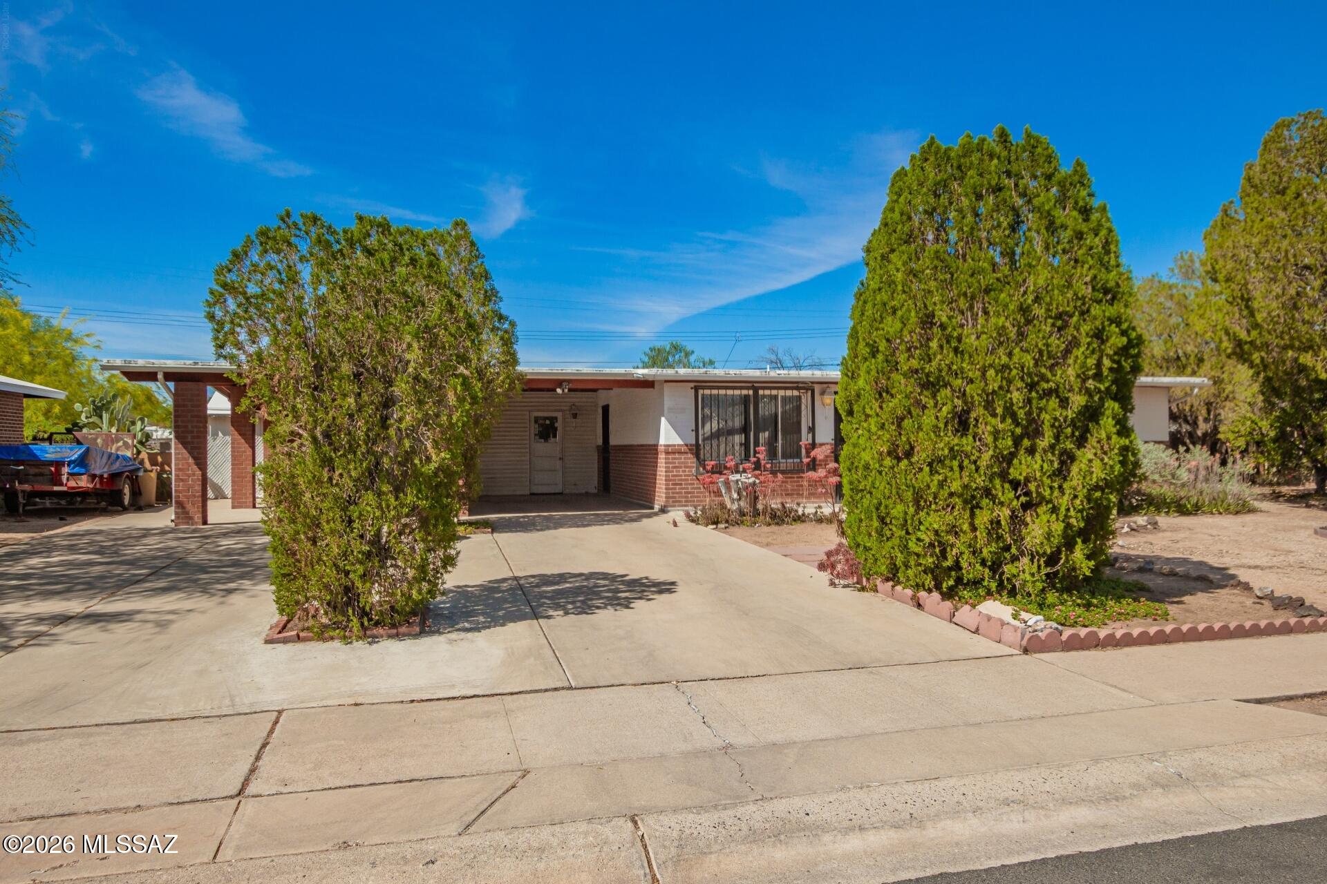 6470 E Calle Luna