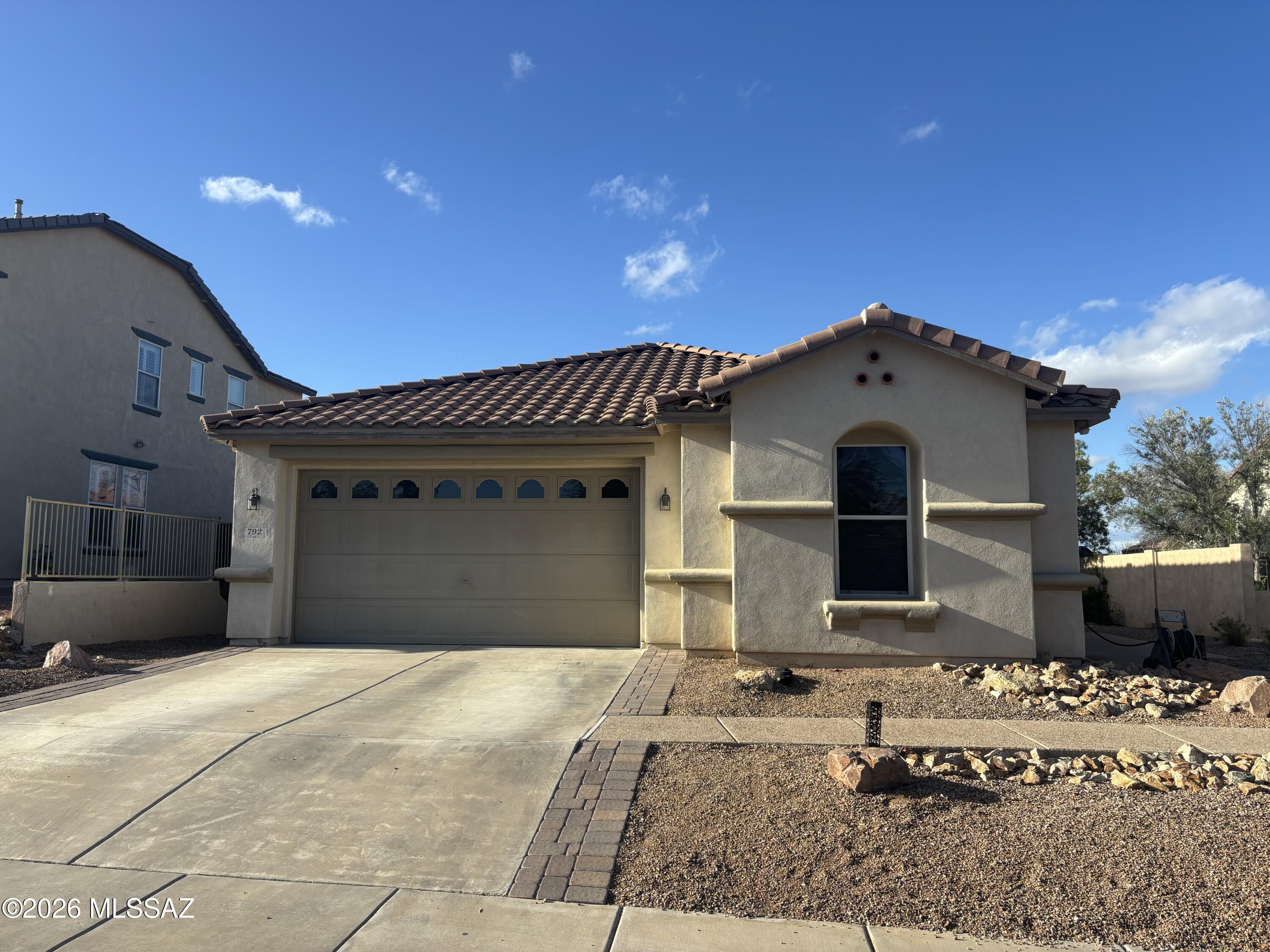 792 W Paseo Celestial