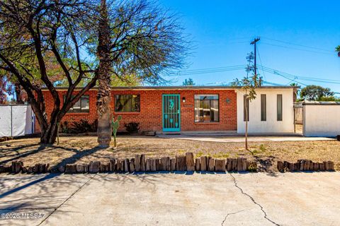 Photo of 6426 E Calle Herculo, Tucson, AZ 85710 (MLS # 22606949)