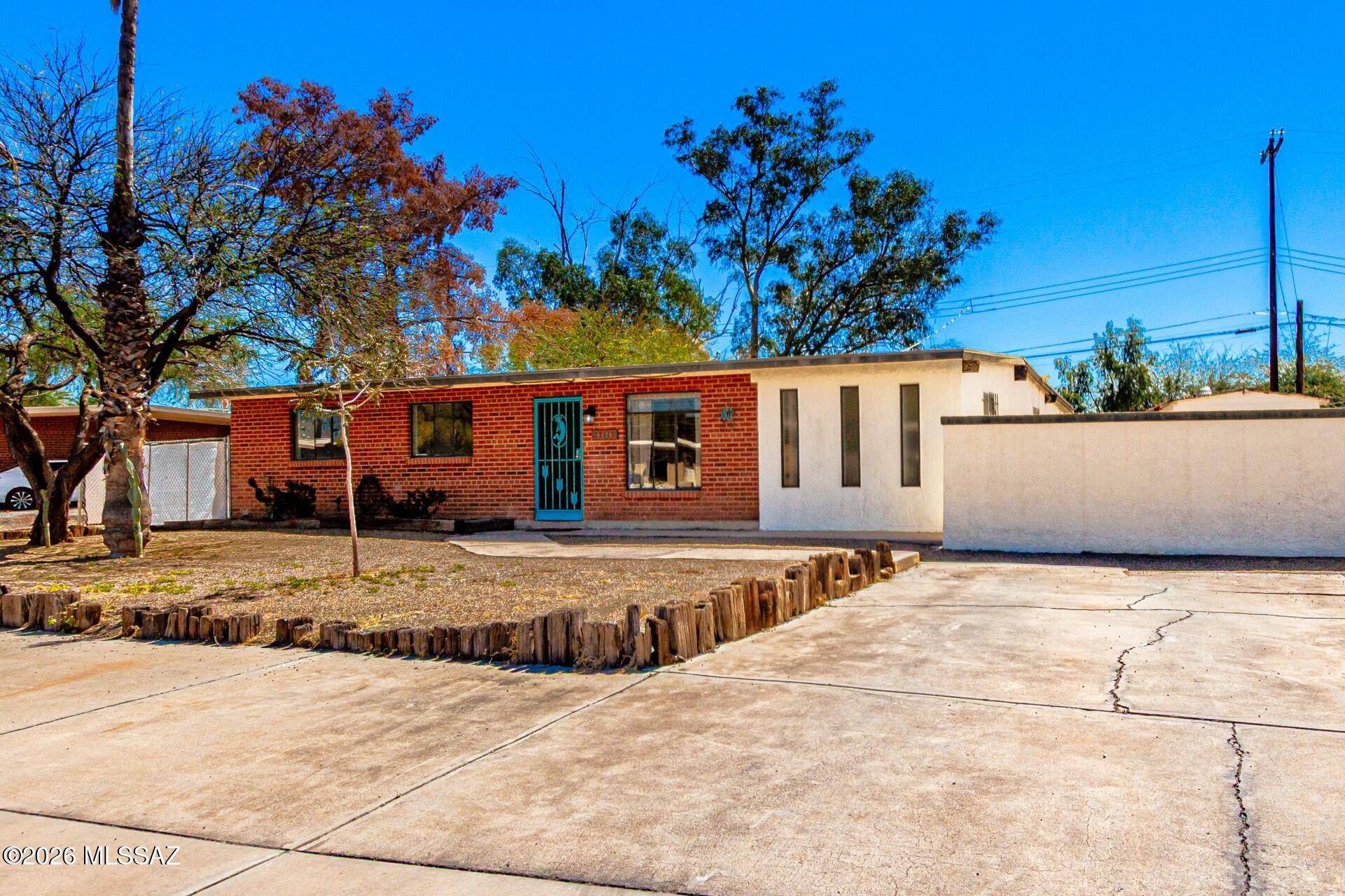 6426 E Calle Herculo