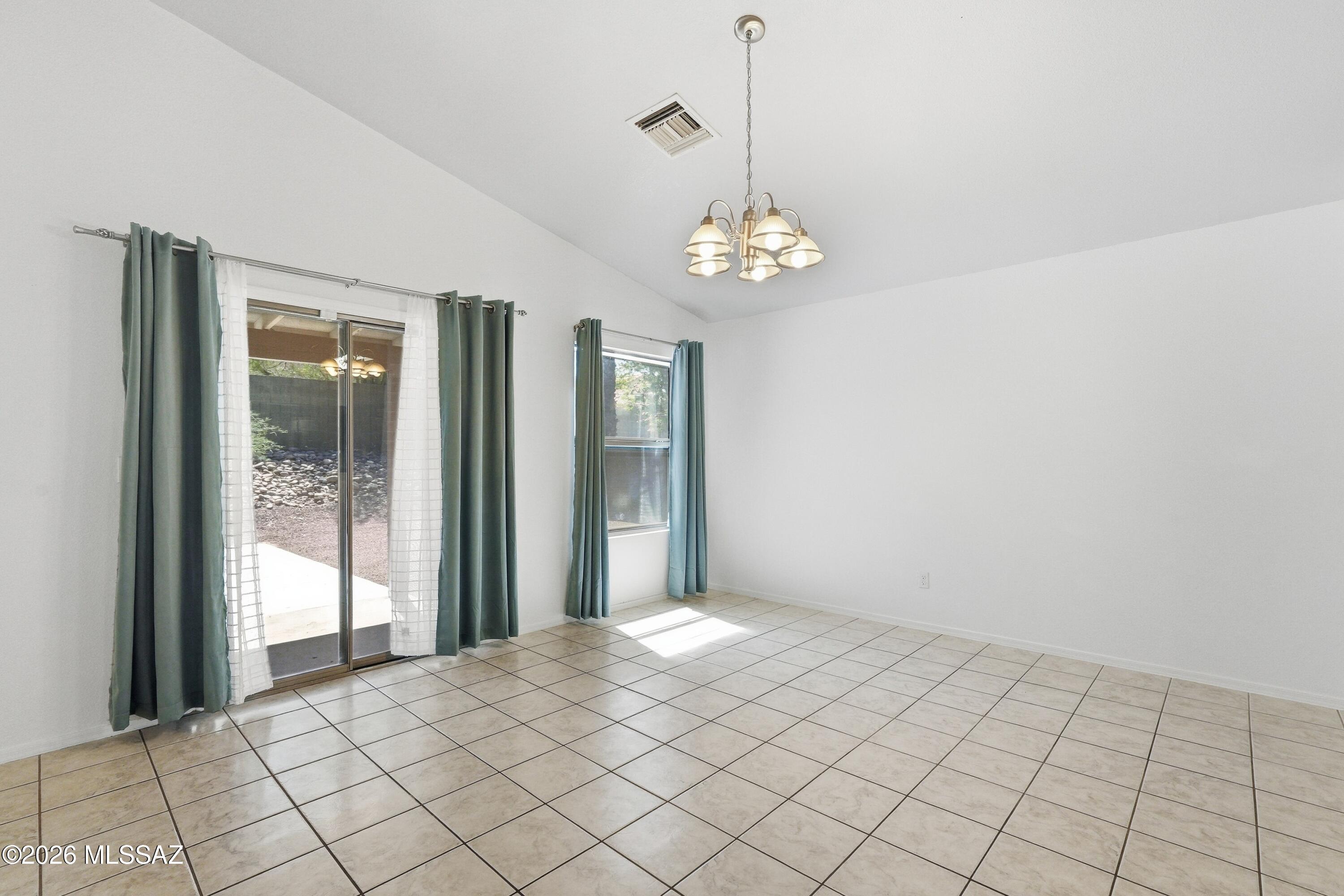 Hacienda Del Oro (1-78) - Residential