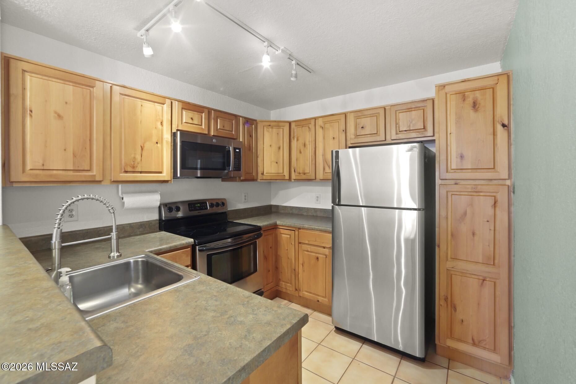 Coronado Place Condominiums II (Units 37-158) - Residential