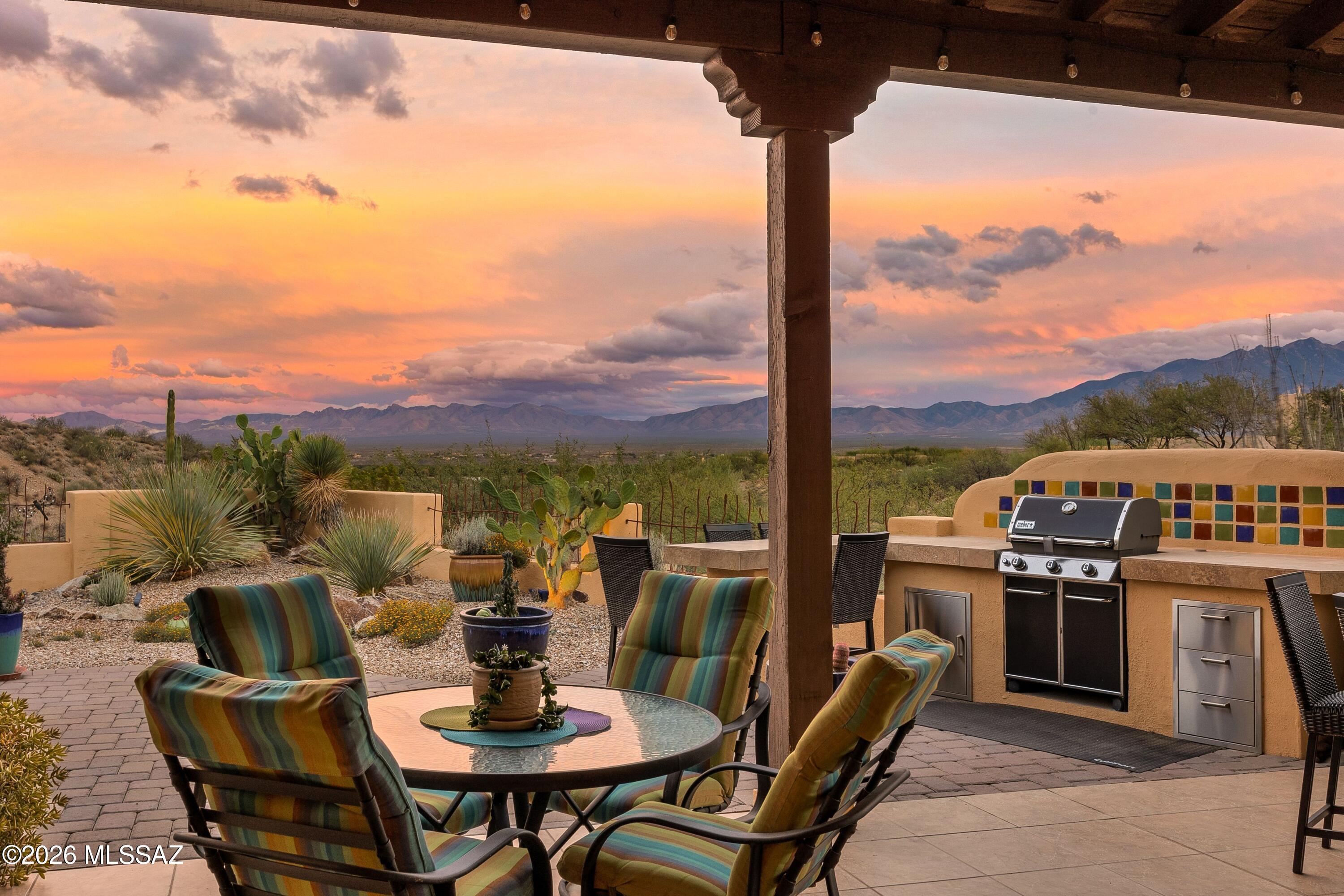 916 W Placita Quieta