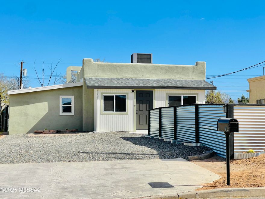 This Central Home has charm.  2bd/2ba with all new appliances and a big backyard.  Close to shopping, restaurants, etc..   EMS REALTY REPRESENTS THE LANDLORD ONLY ON THIS LISTING