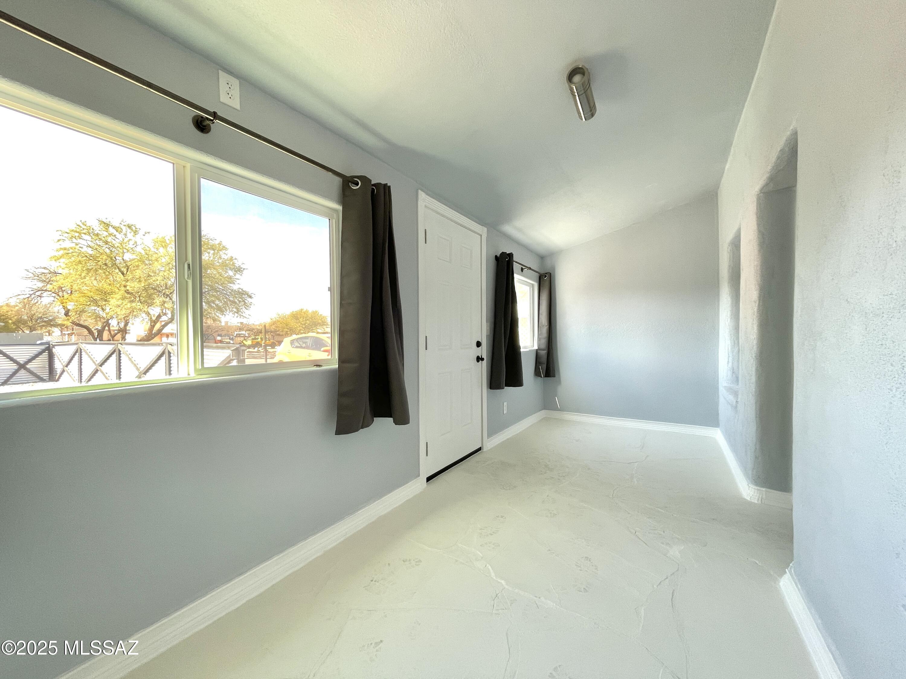 El Pasadena Tract - Residential Lease