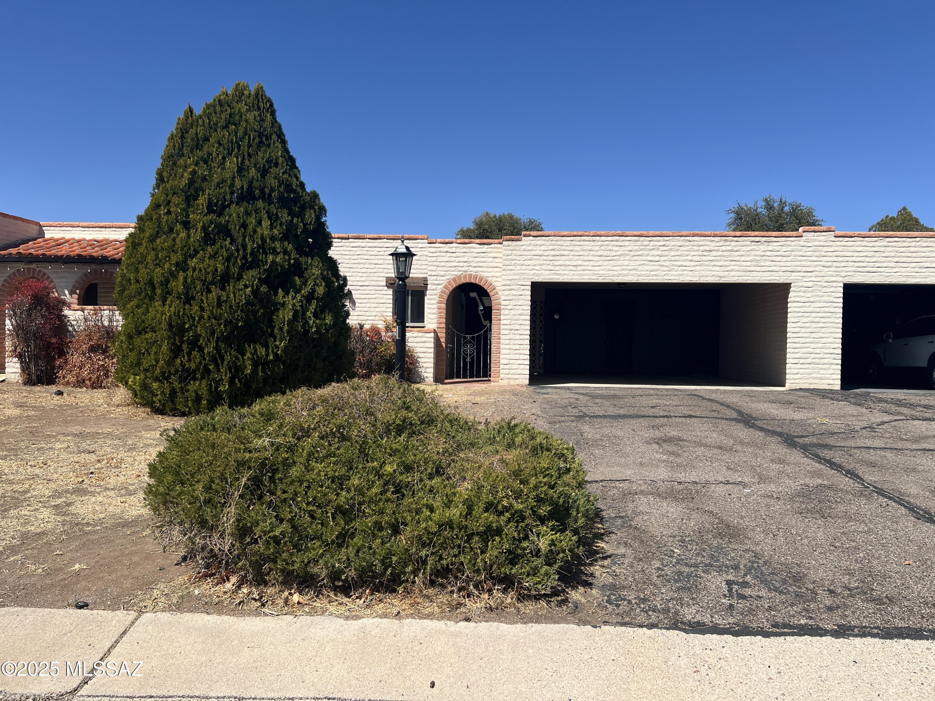 Casas De Pueblo - Residential