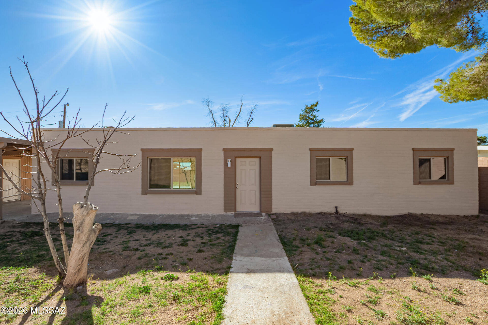 1530 N Calle Granada