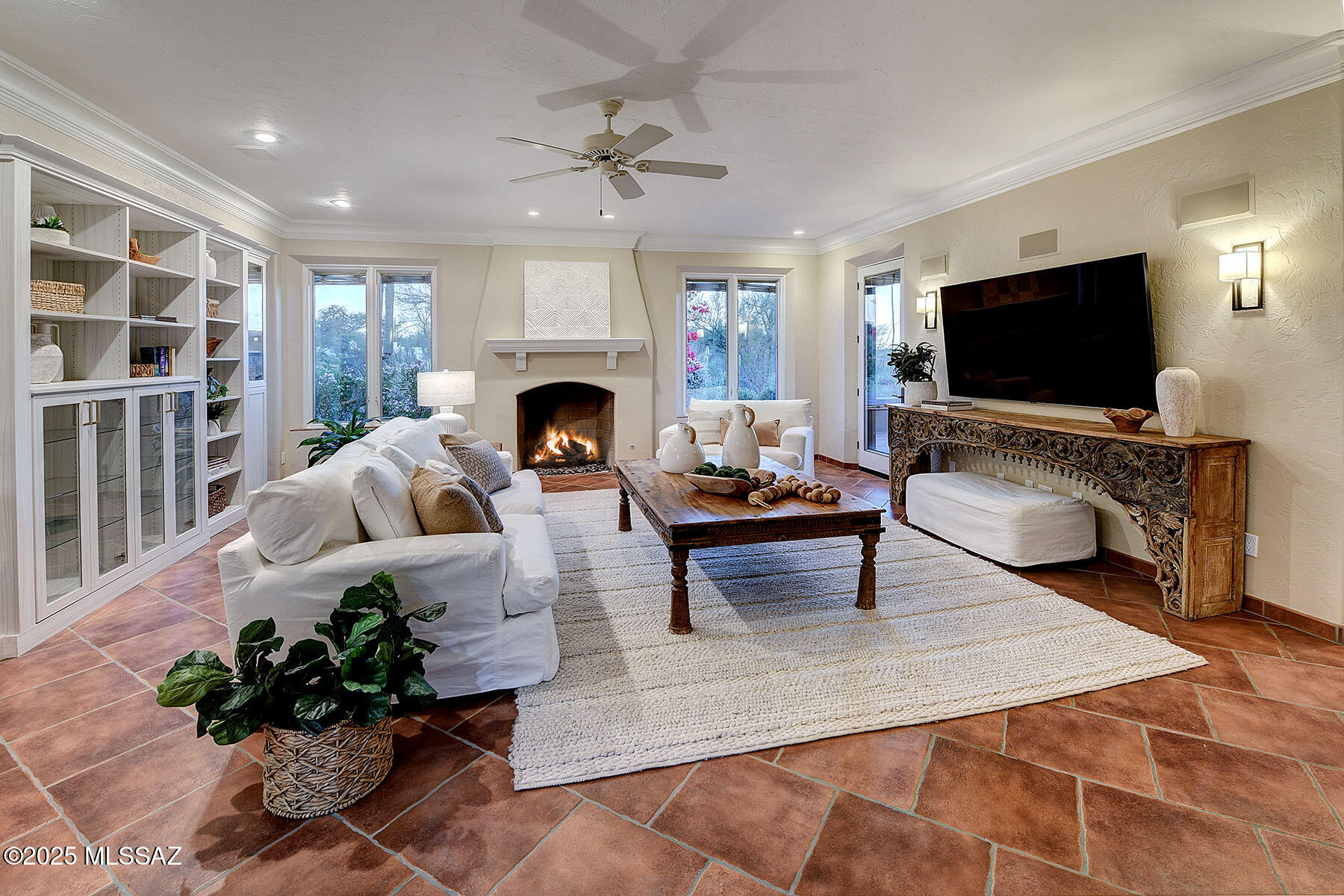 3613 E Placita Lindura