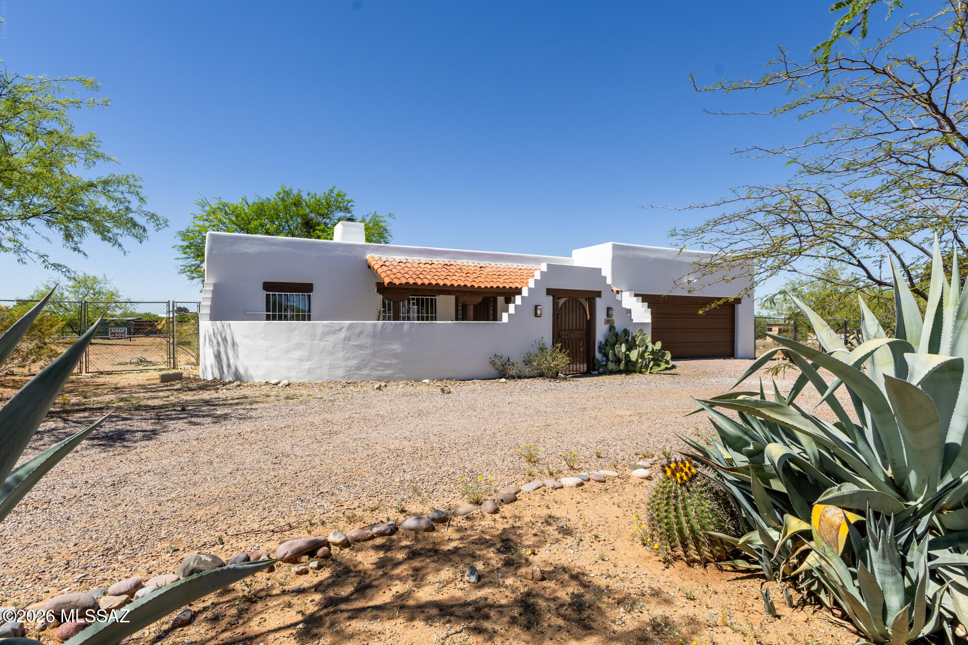 981 N Calle Rinconado