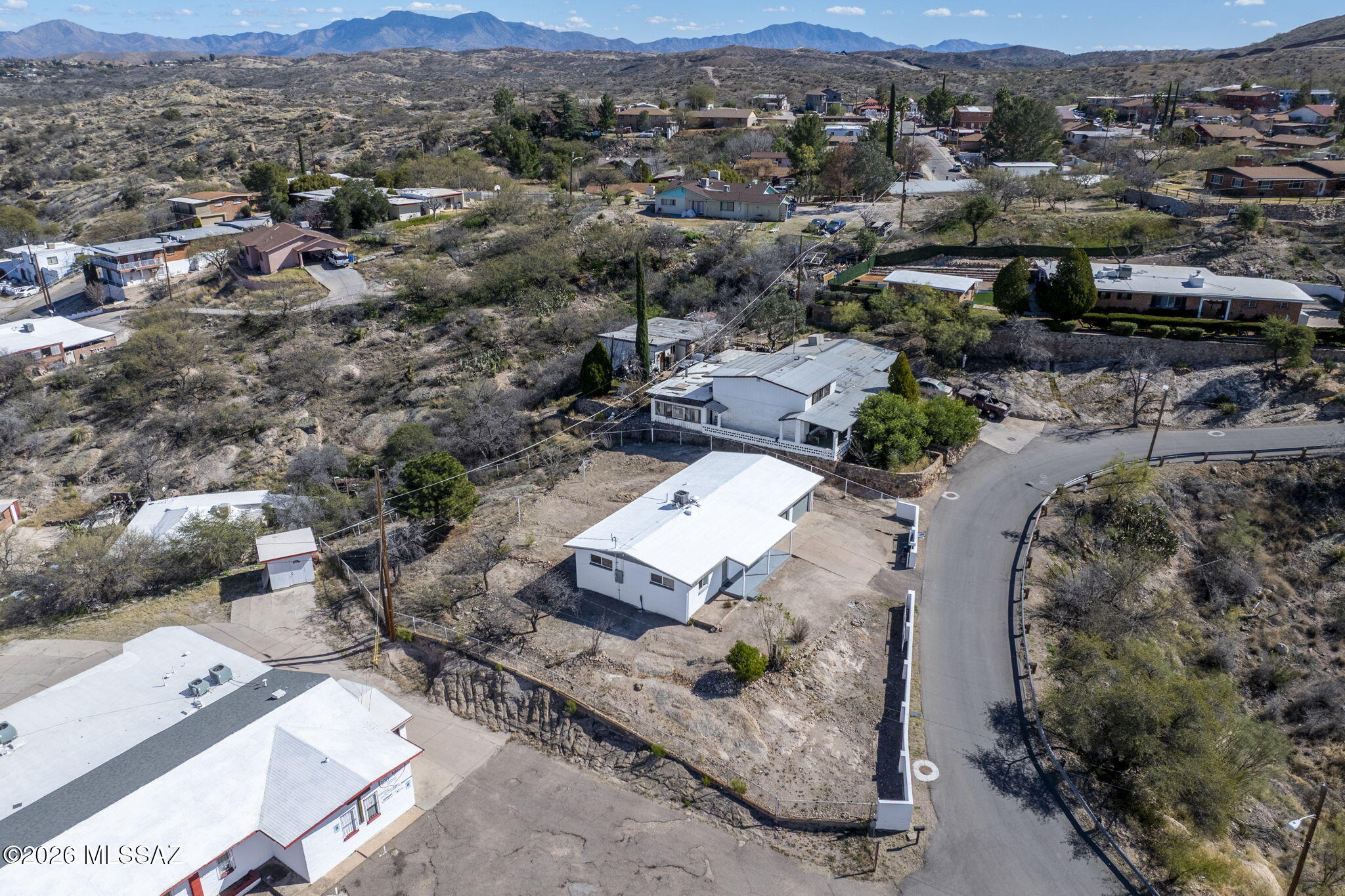 Lomas De Encinos - Residential