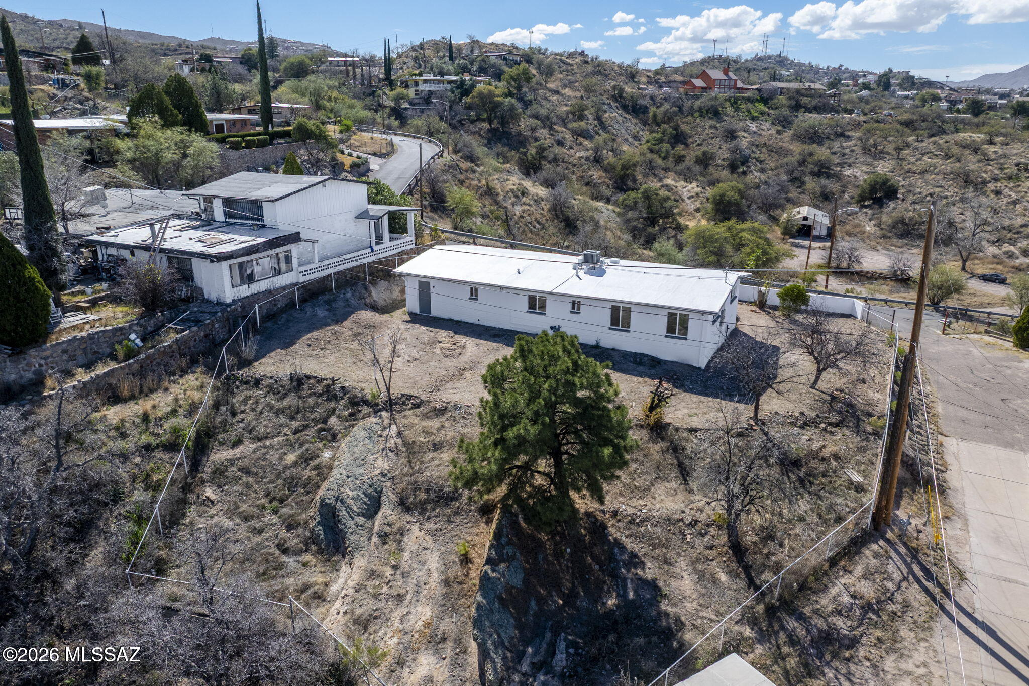 Lomas De Encinos - Residential