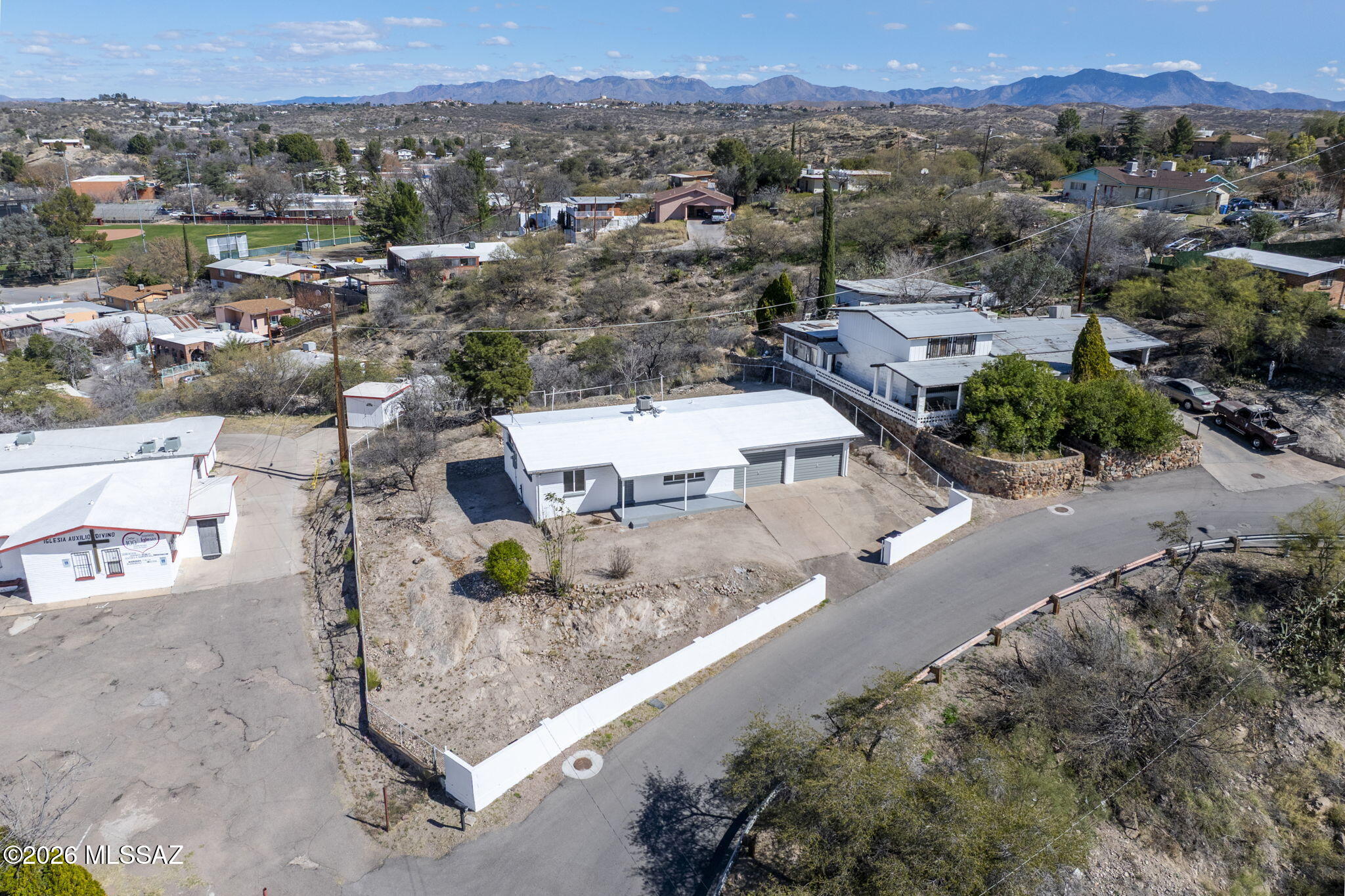 Lomas De Encinos - Residential