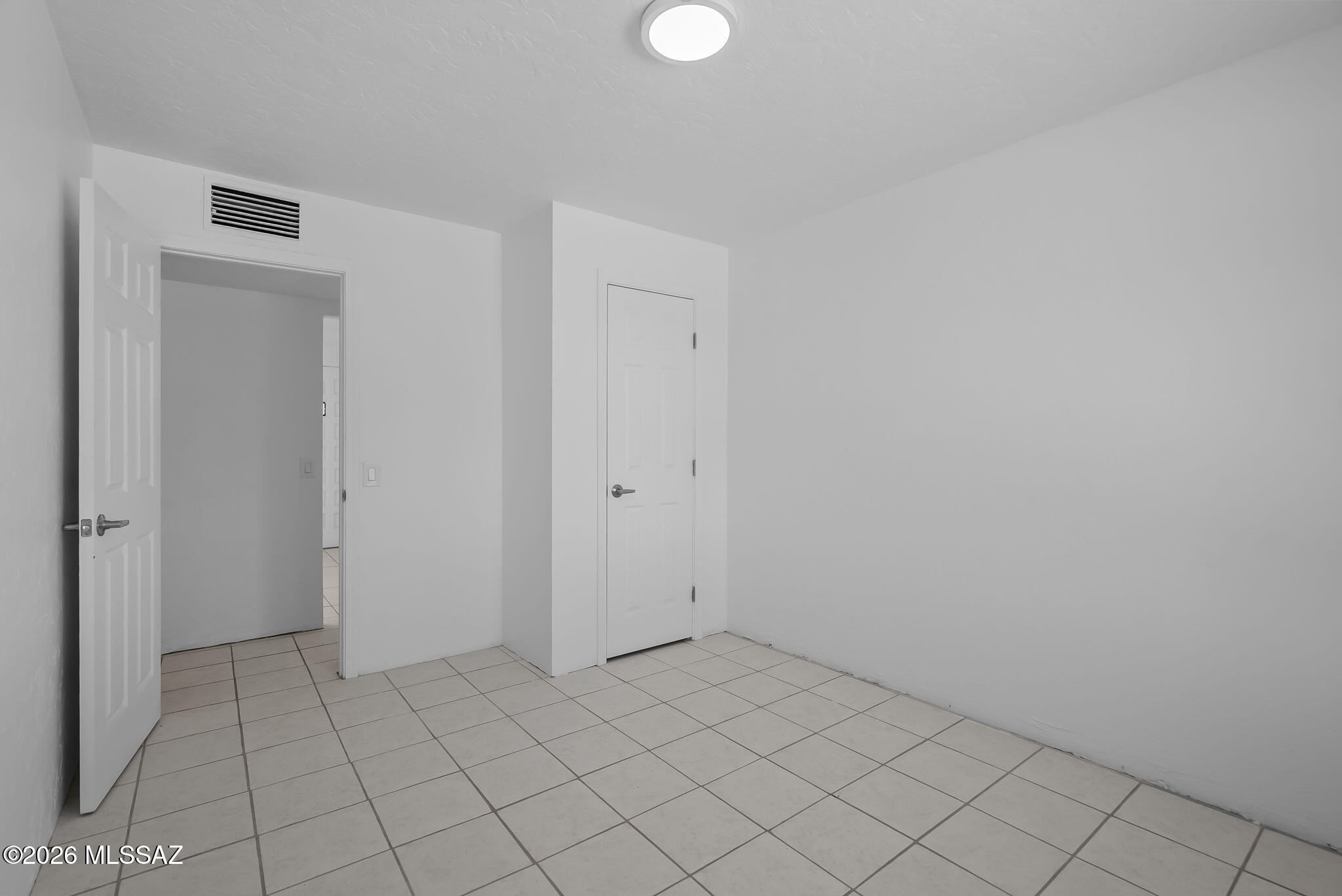 Lomas De Encinos - Residential