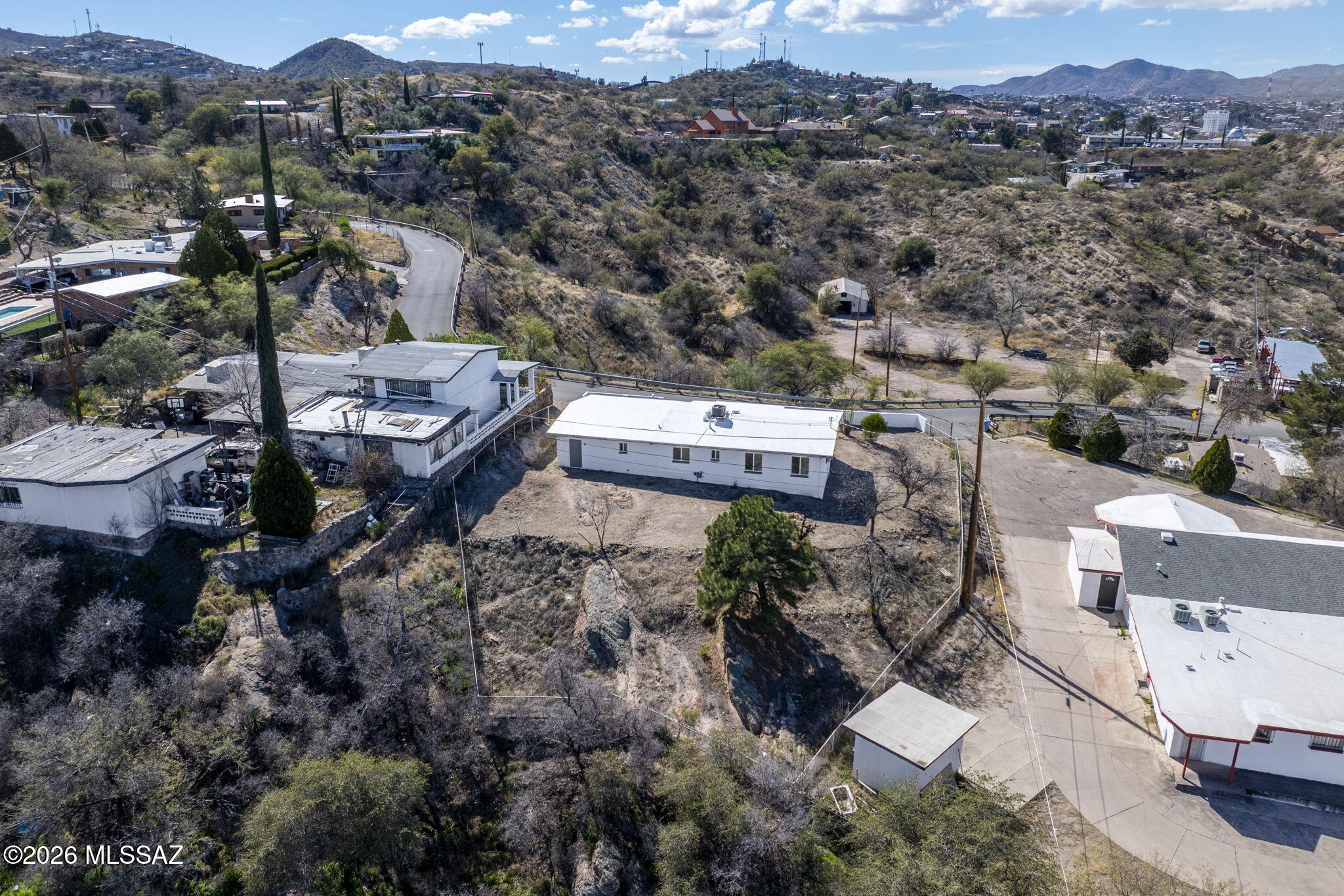 Lomas De Encinos - Residential