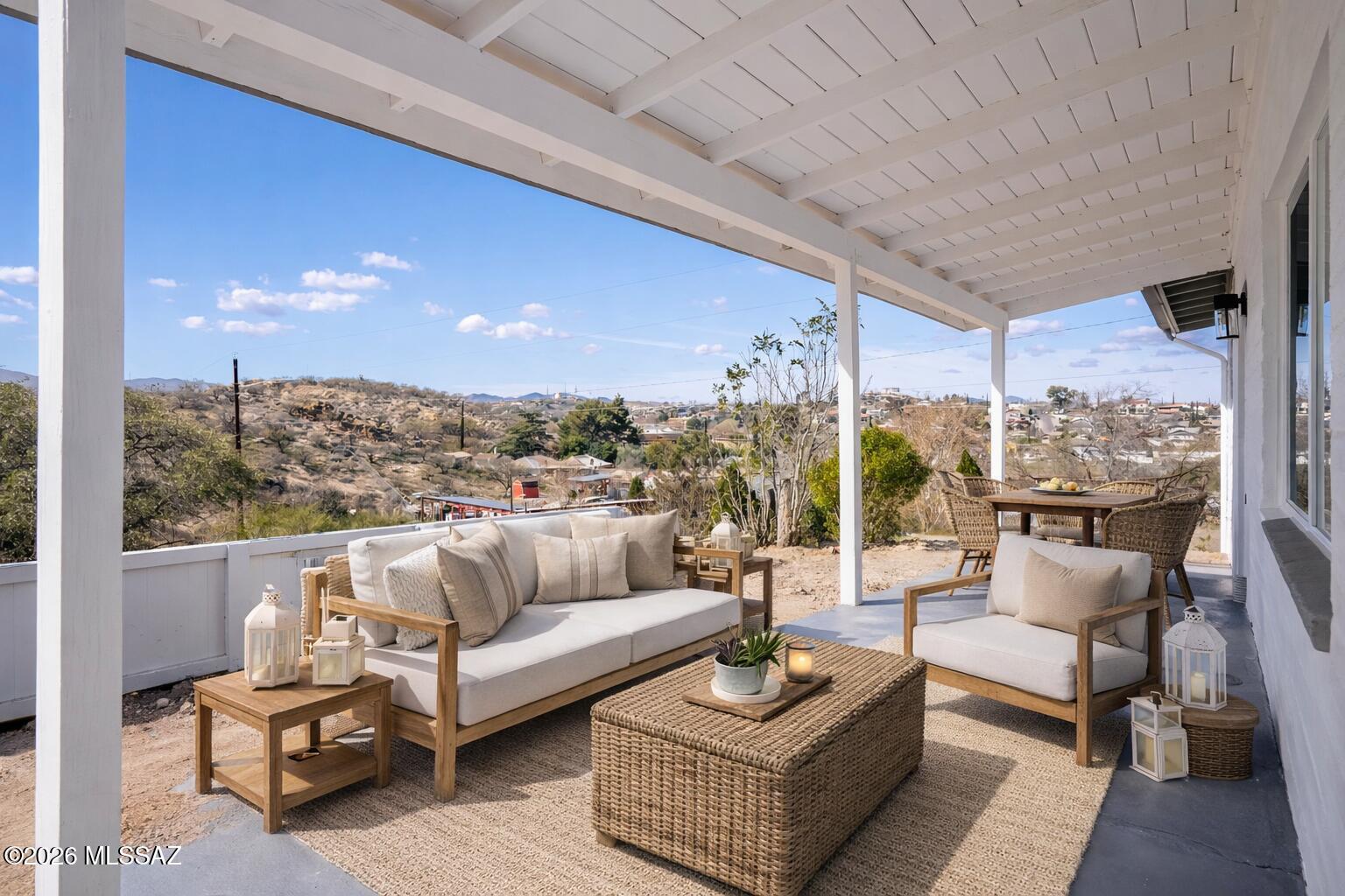 Lomas De Encinos - Residential